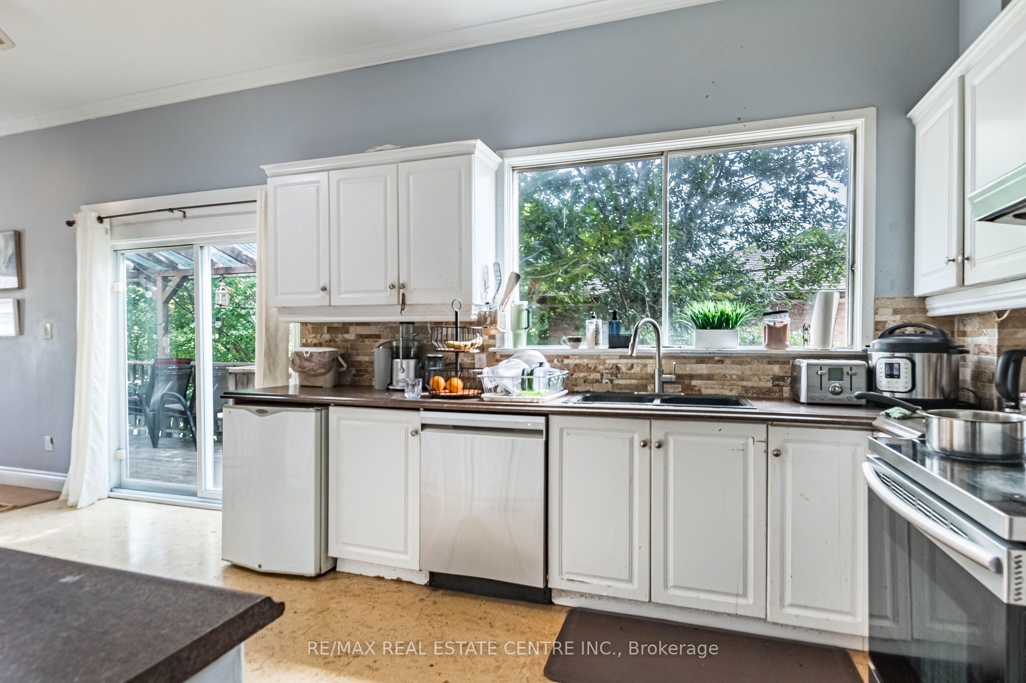 1423 Sixth Line Property Photo 11
