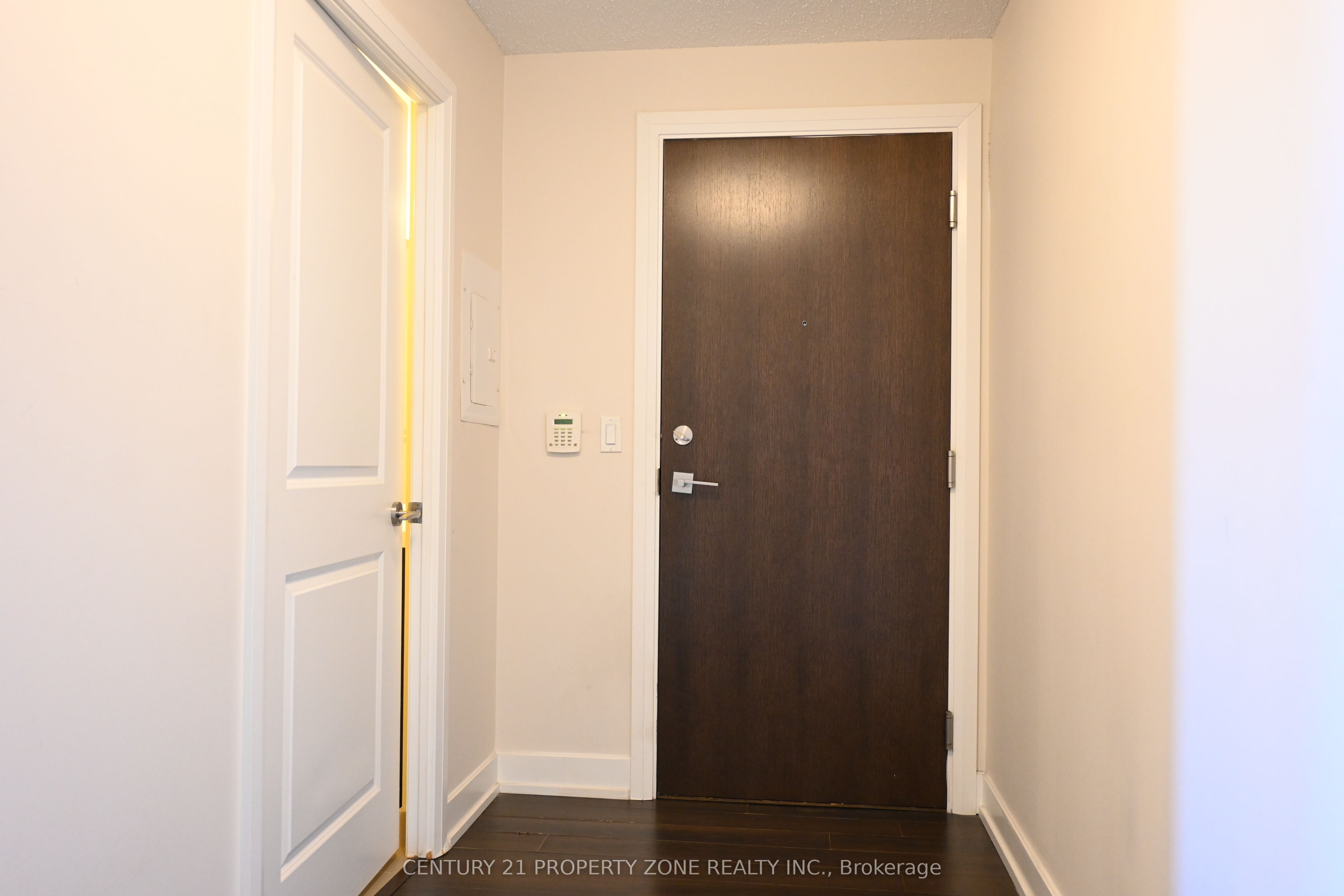 6 Eva Road 2210 Property Photo 4