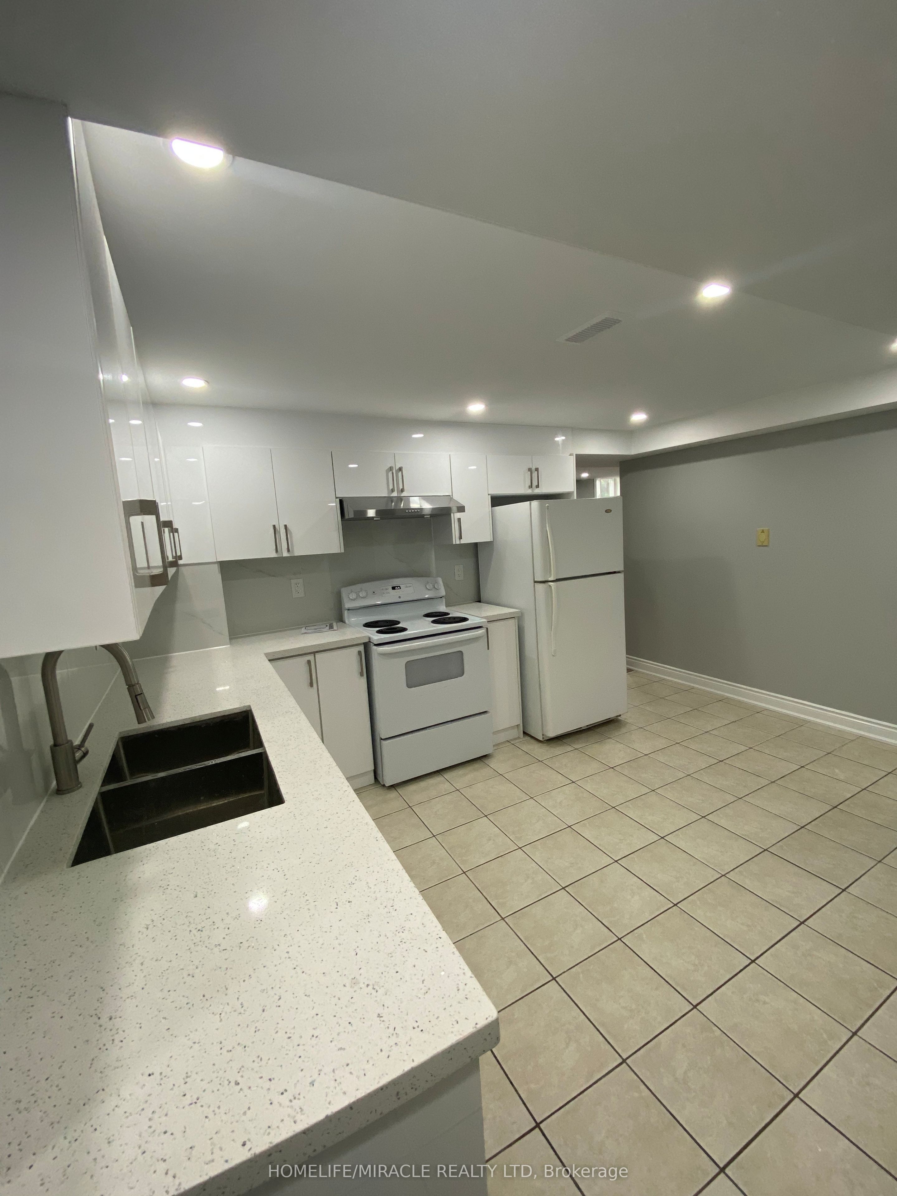 53 Parkside Drive Bsmt Property Photo 6