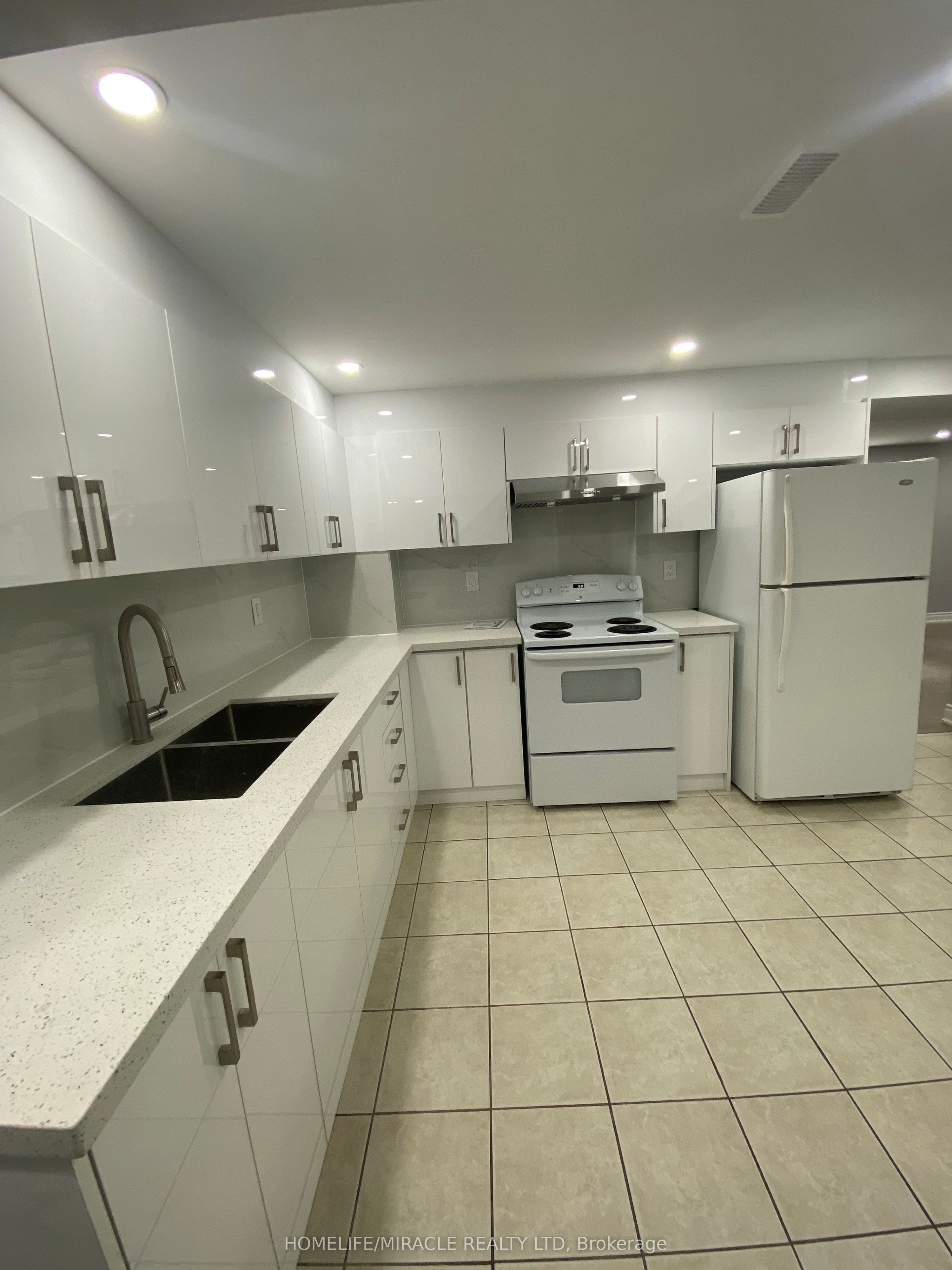 53 Parkside Drive Bsmt Property Photo 7