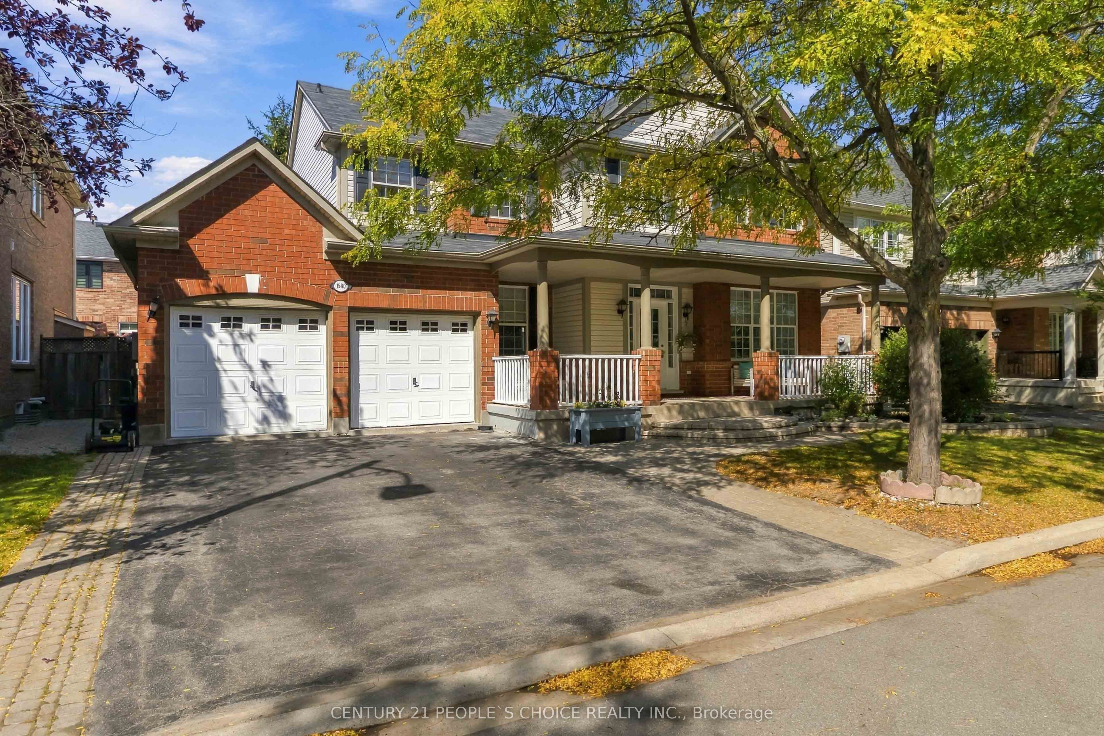 1580 Earl Crescent Property Photo 1