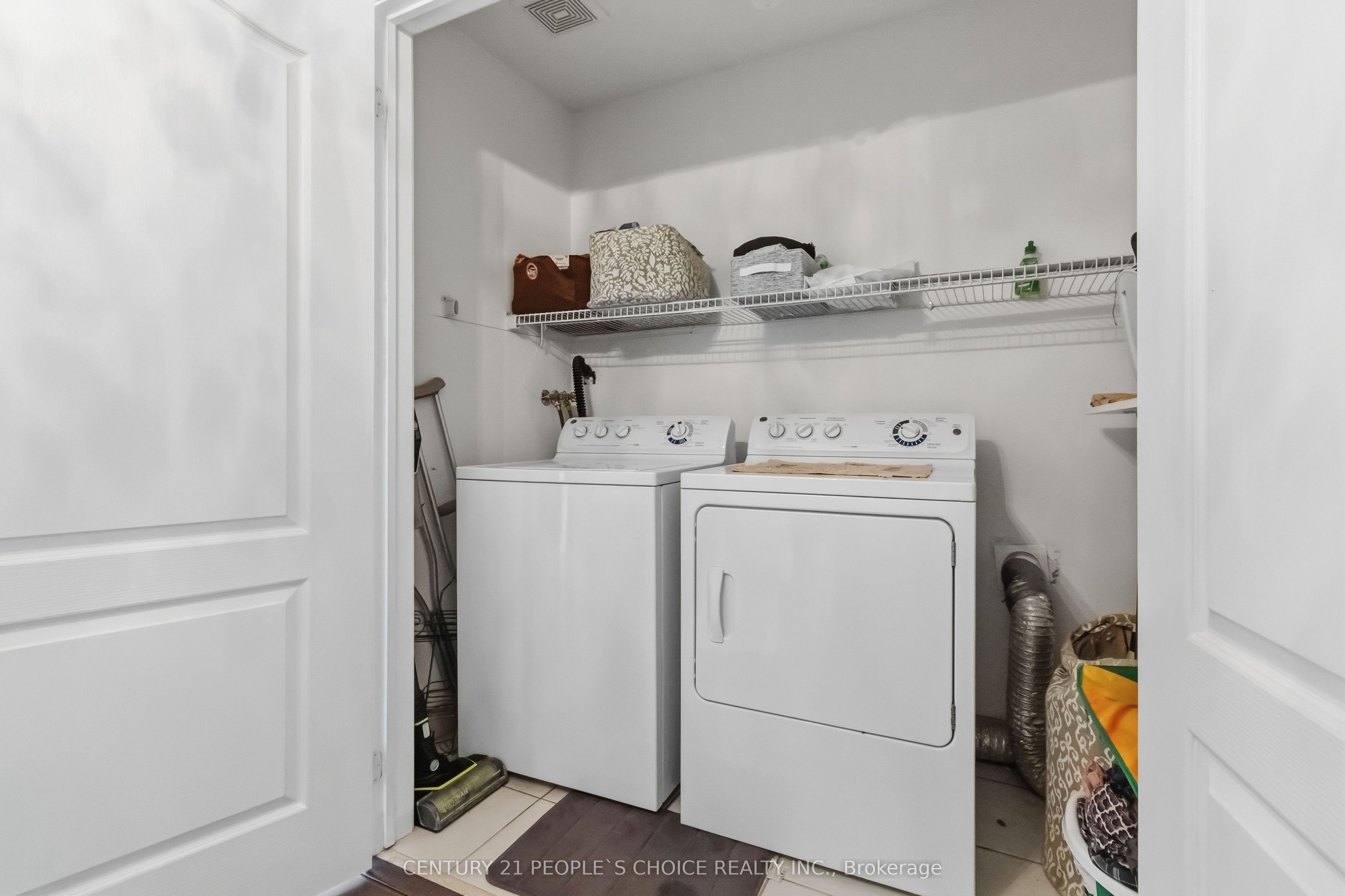 1580 Earl Crescent Property Photo 37