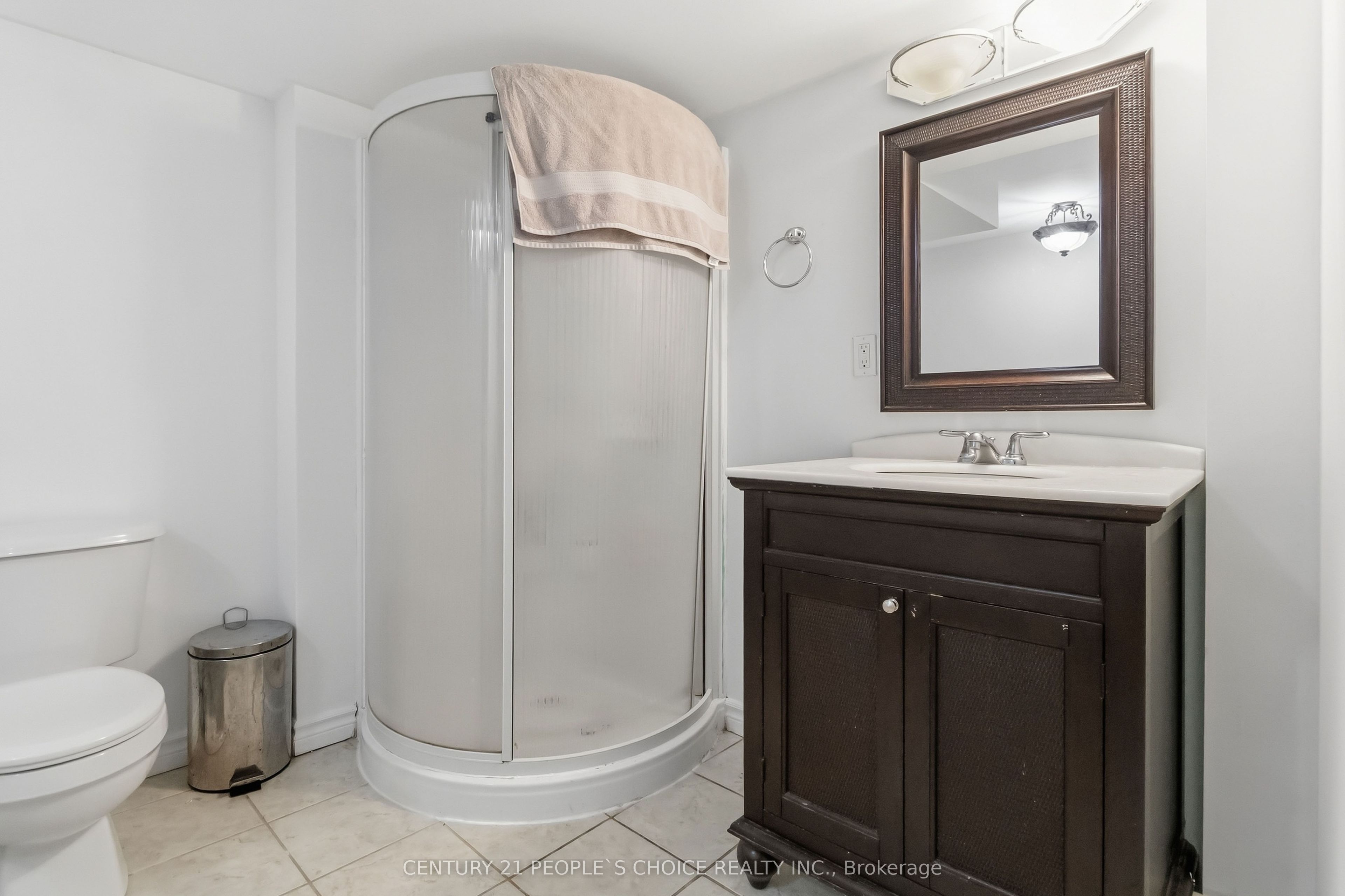 1580 Earl Crescent Property Photo 45