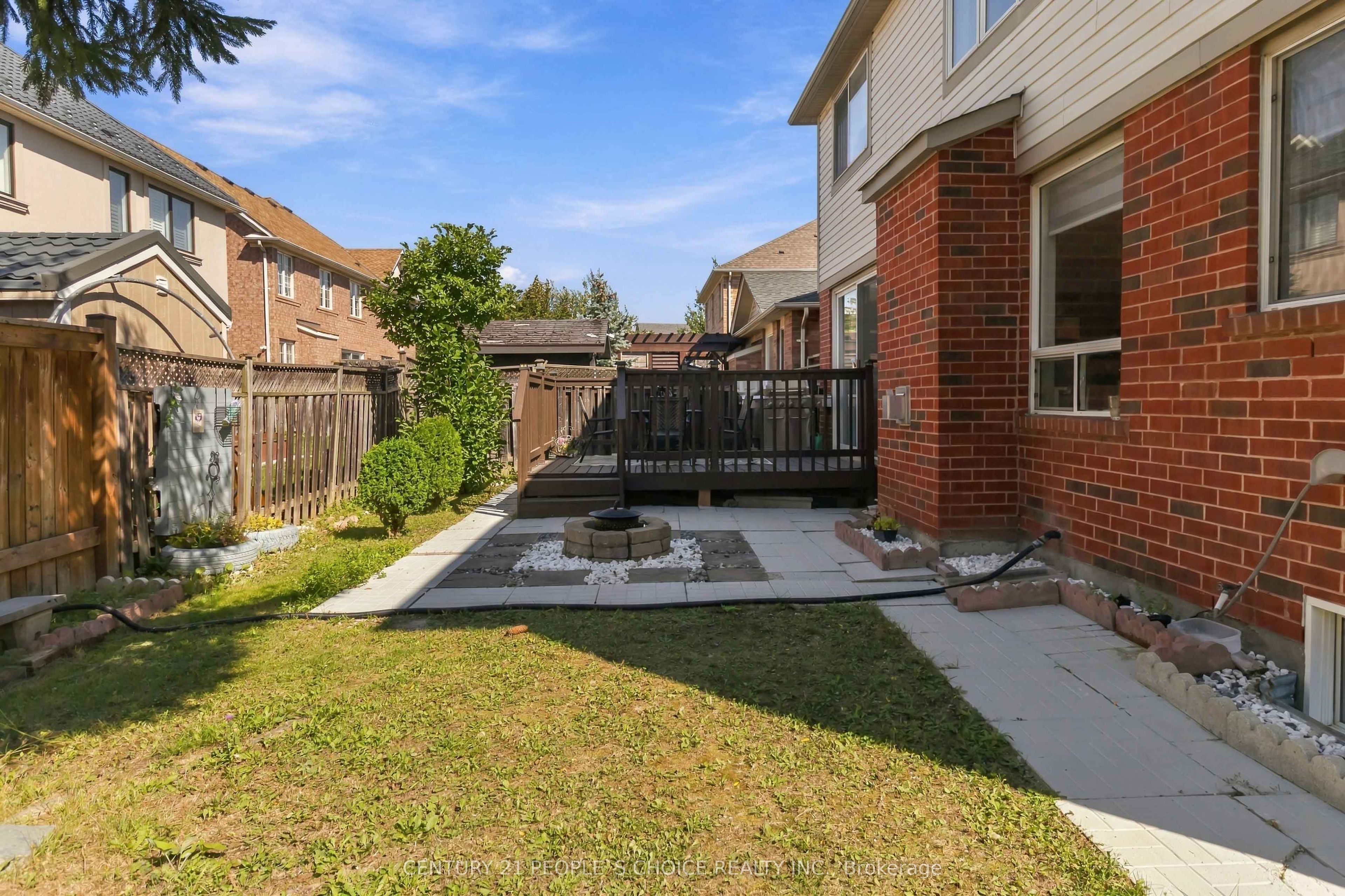 1580 Earl Crescent Property Photo 47