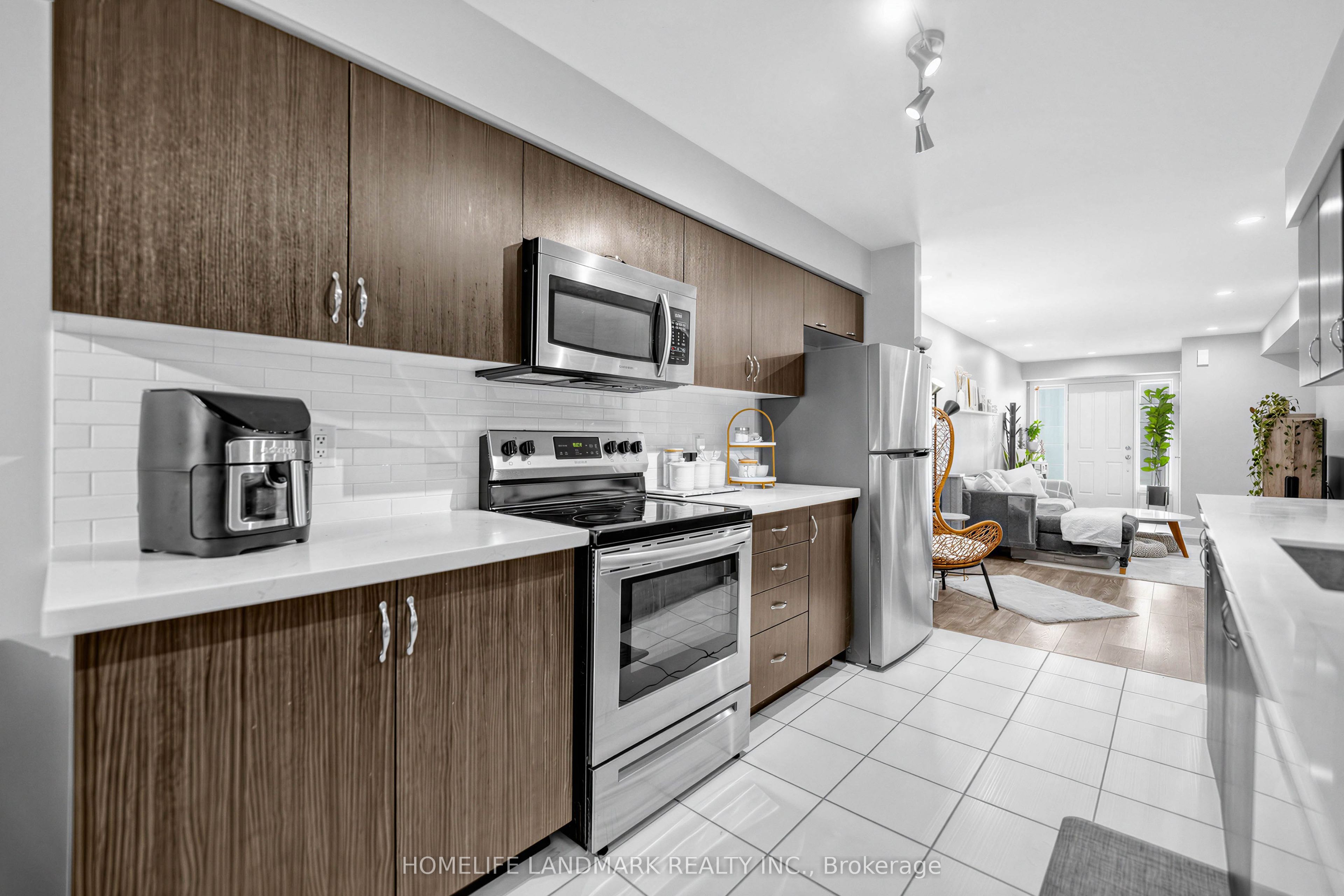 60 Parrotta Drive 251 Property Photo 10