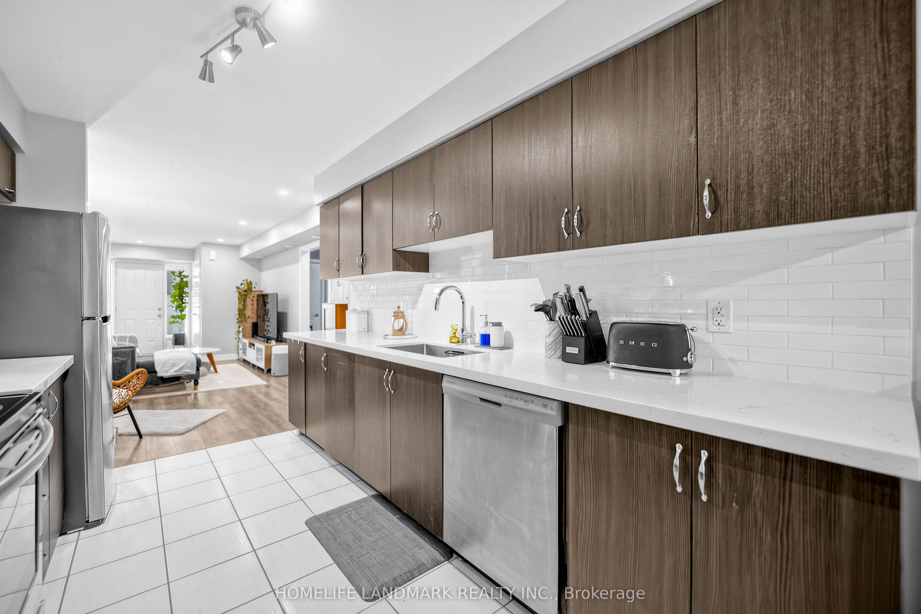 60 Parrotta Drive 251 Property Photo 11
