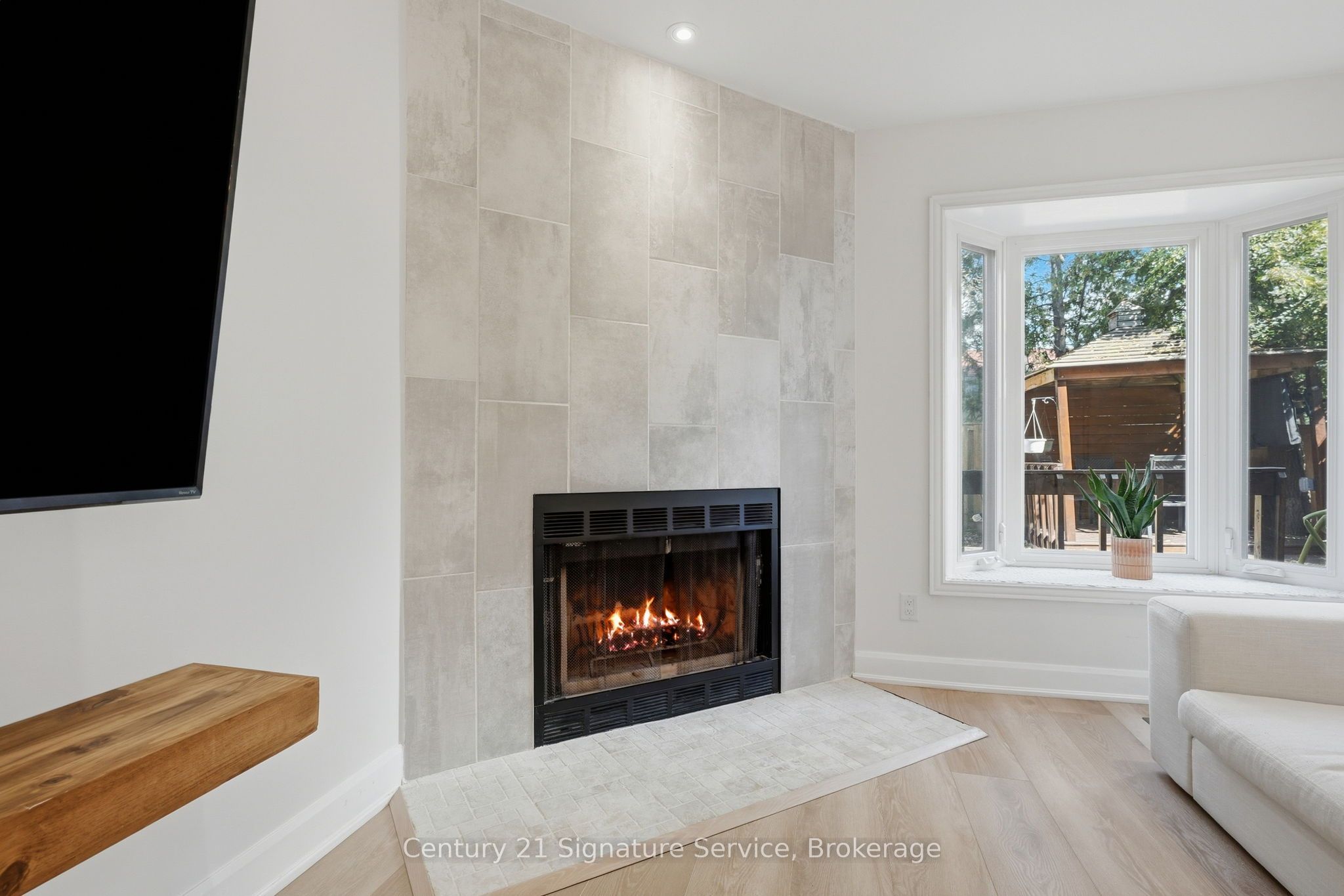500 Silverthorne Crescent 8 Property Photo 11