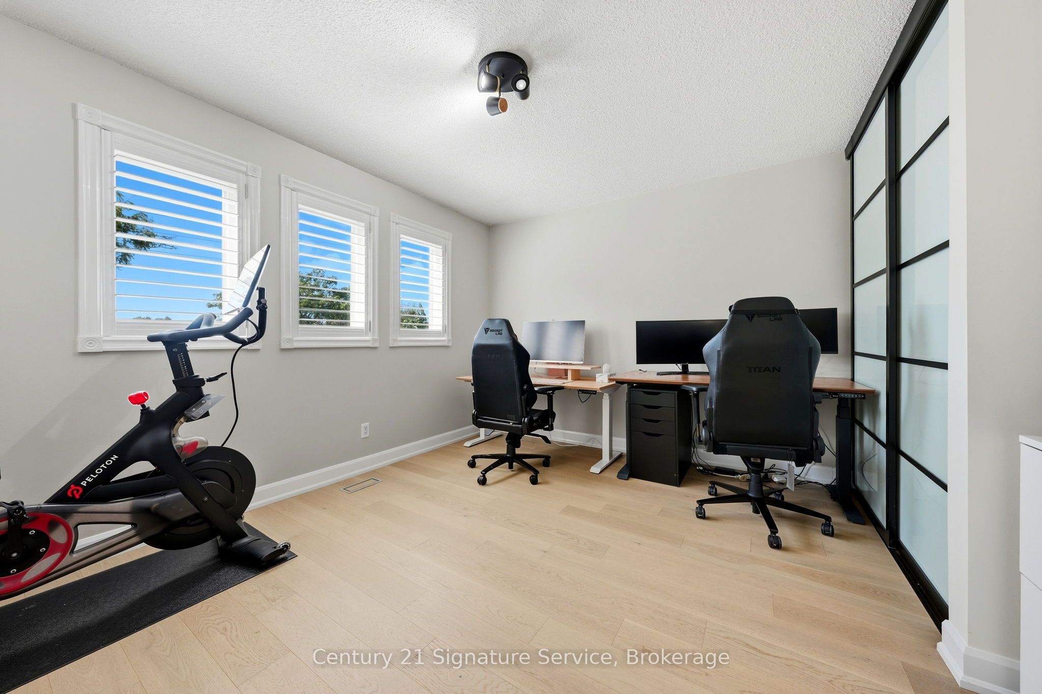 500 Silverthorne Crescent 8 Property Photo 22