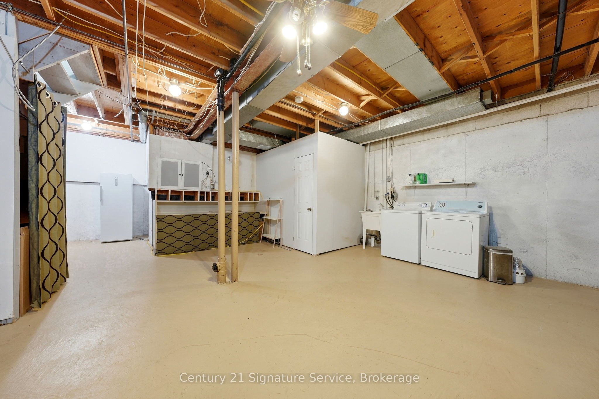 500 Silverthorne Crescent 8 Property Photo 25
