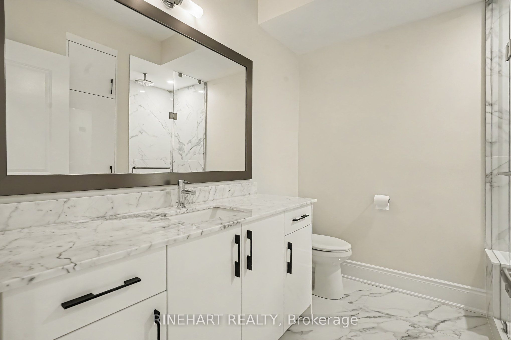 2082 Queensborough Gate Property Photo 13