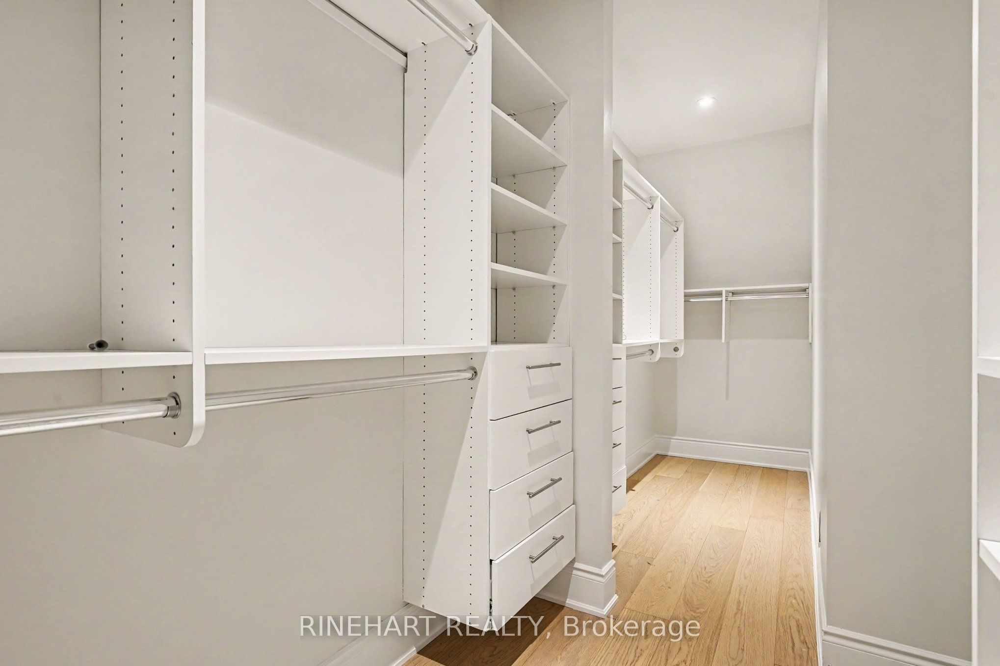 2082 Queensborough Gate Property Photo 18