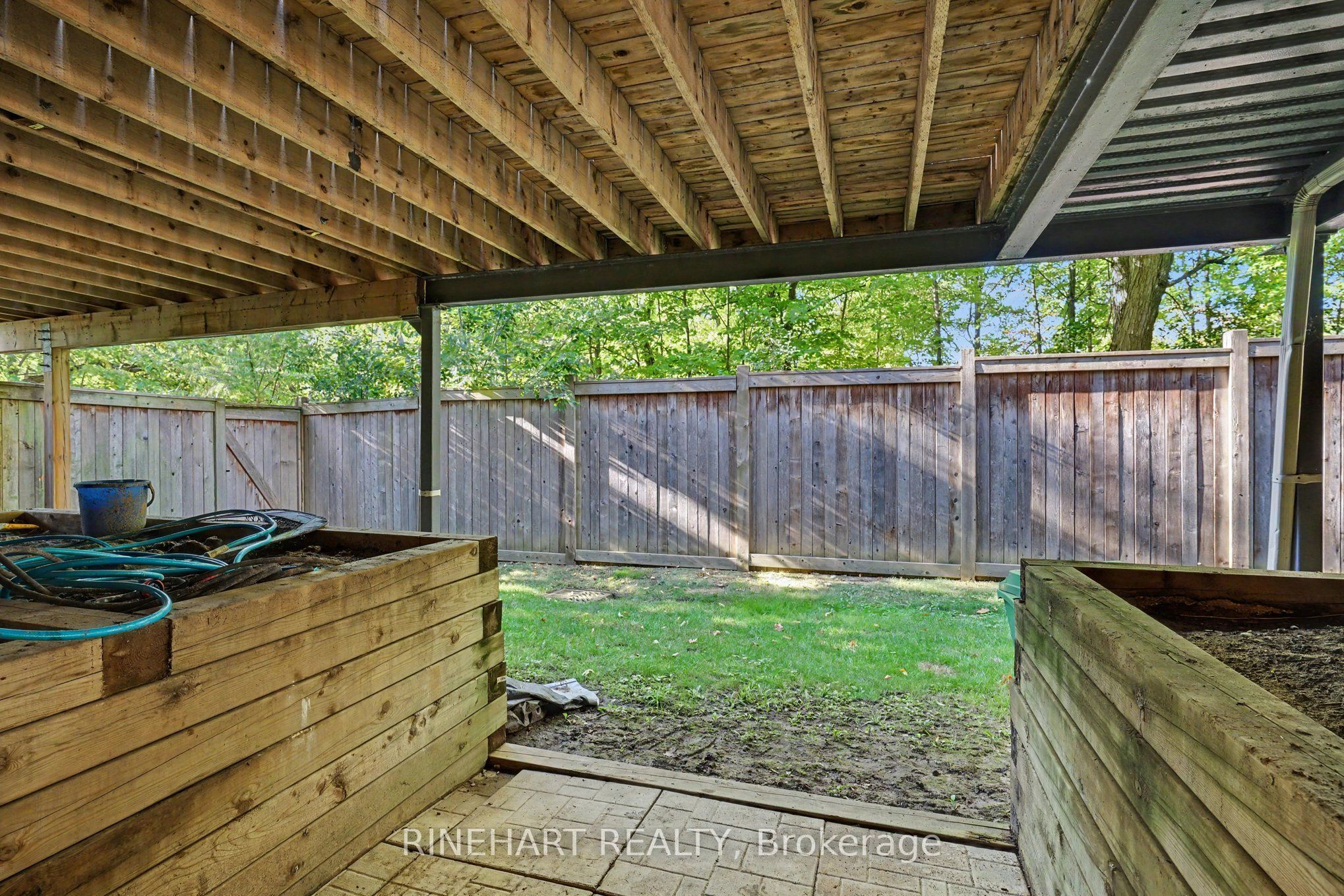 2082 Queensborough Gate Property Photo 24