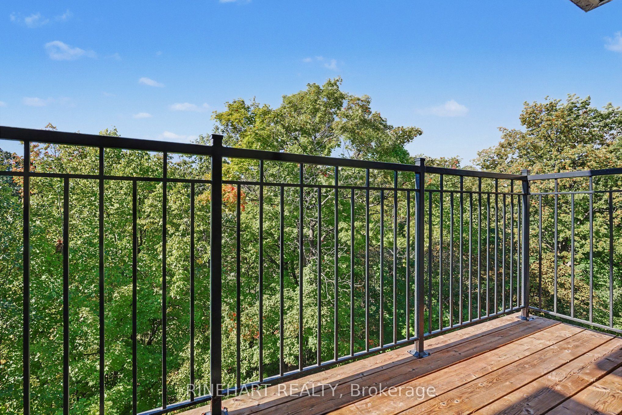 2082 Queensborough Gate Property Photo 25