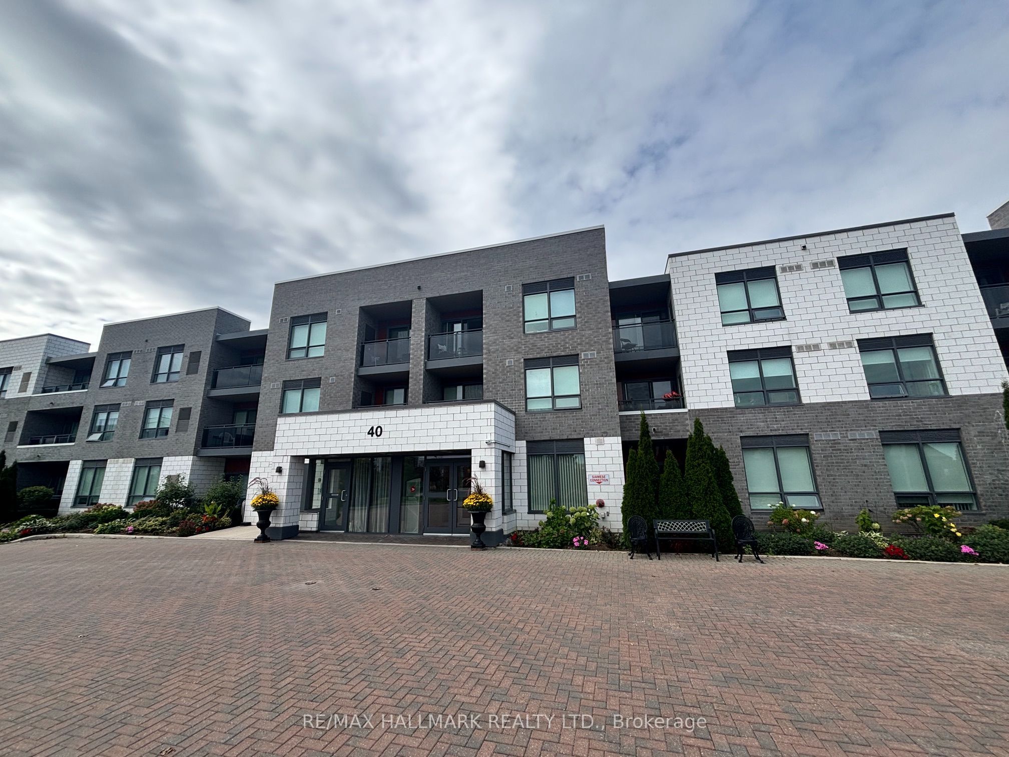 40 Via Rosedale Avenue 216
