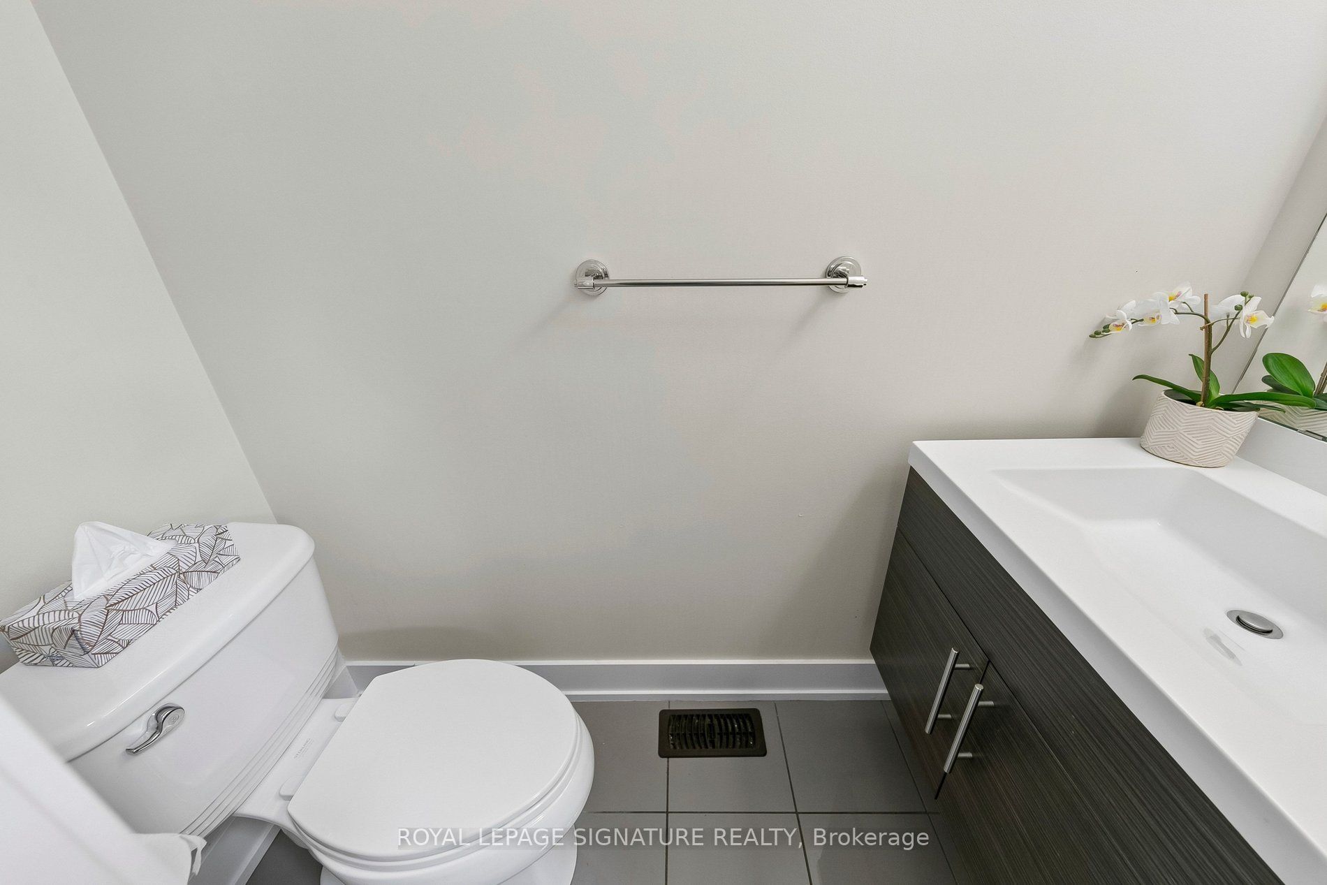 1401 Plains Road E 105 Property Photo 25
