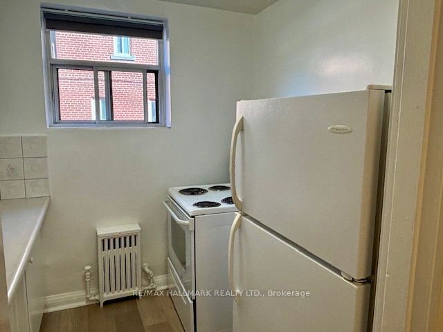 11 Anglesey Boulevard B2 Property Photo 4