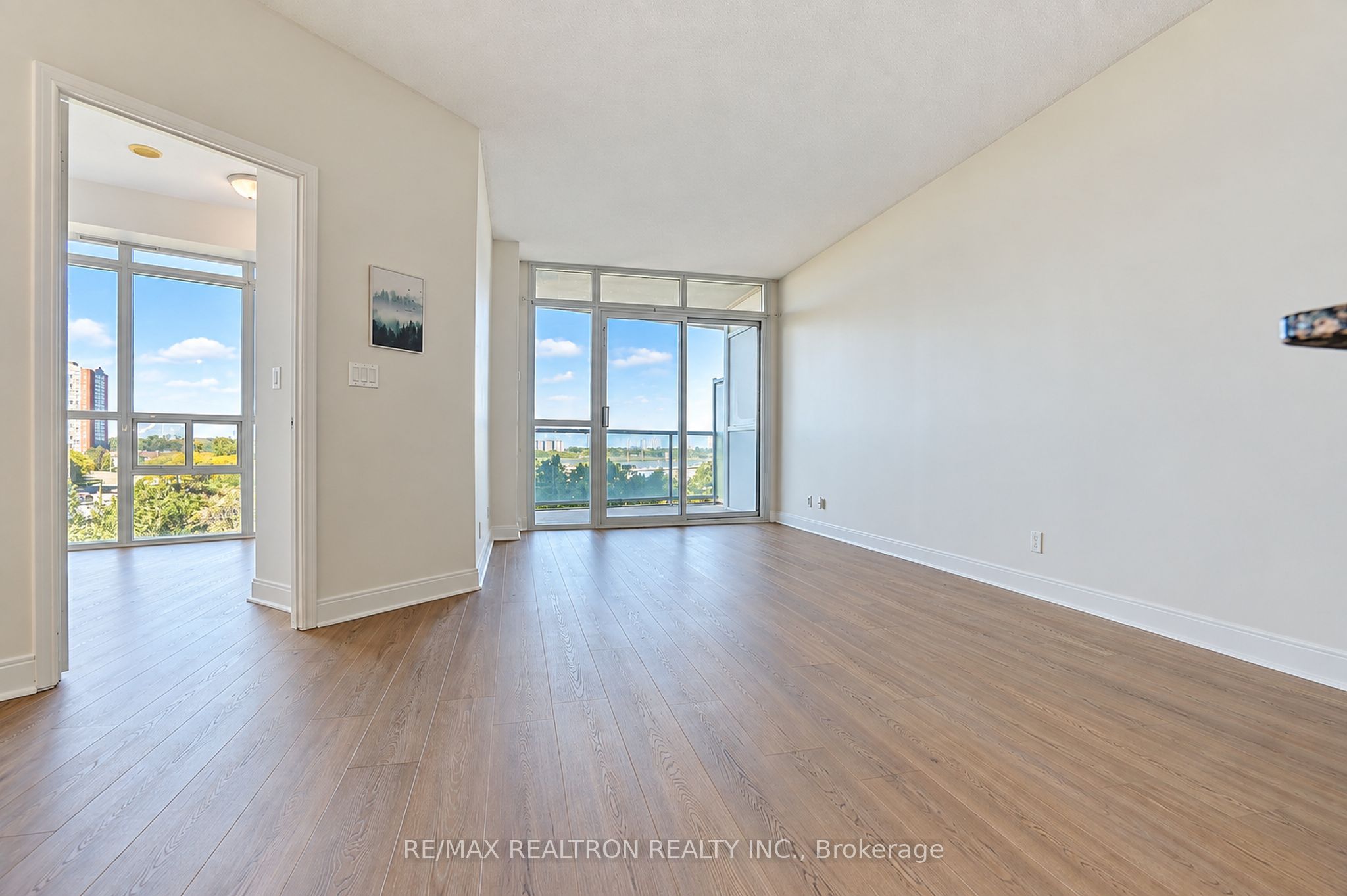 90 Absolute Avenue 710 Property Photo 9