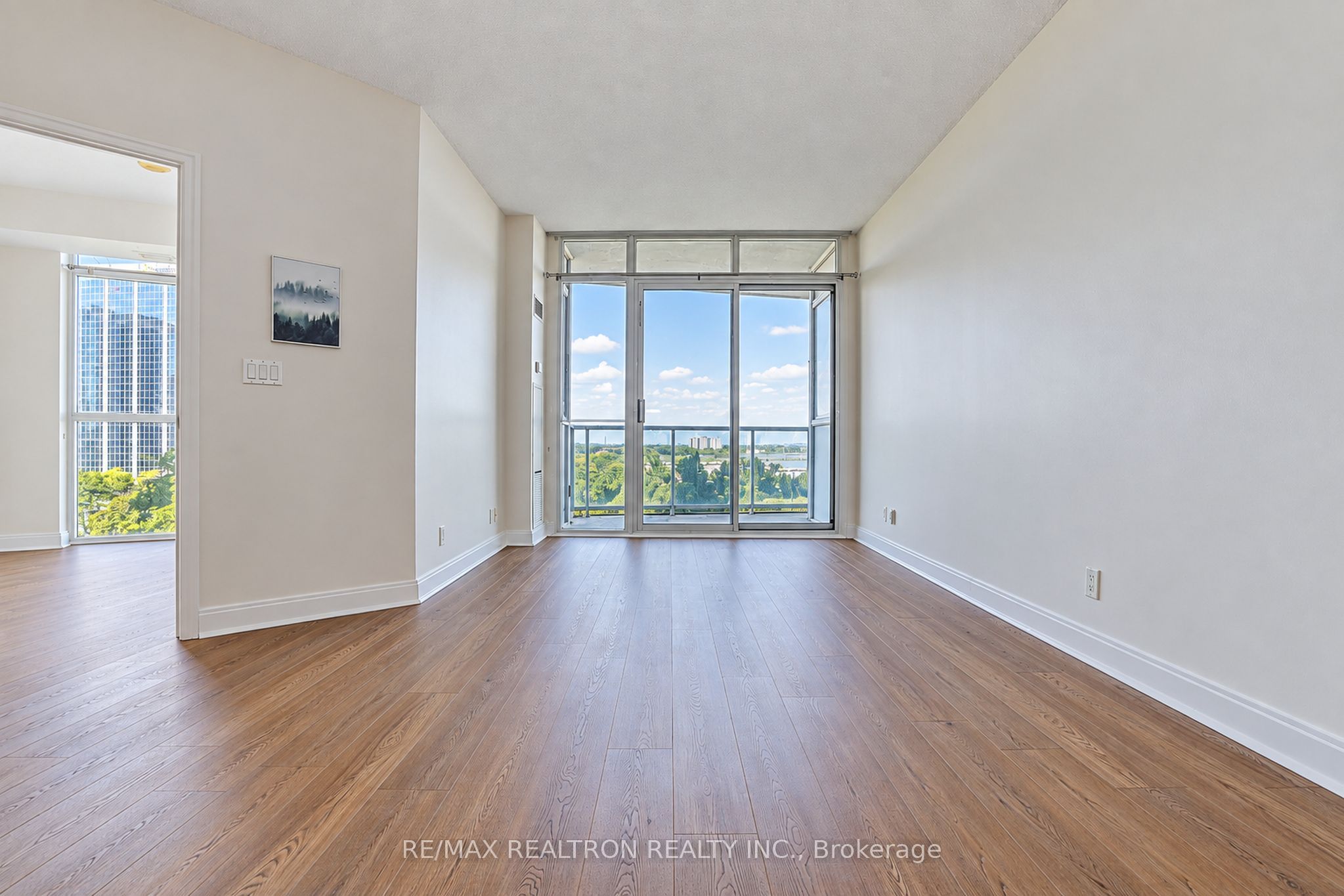 90 Absolute Avenue 710 Property Photo 10
