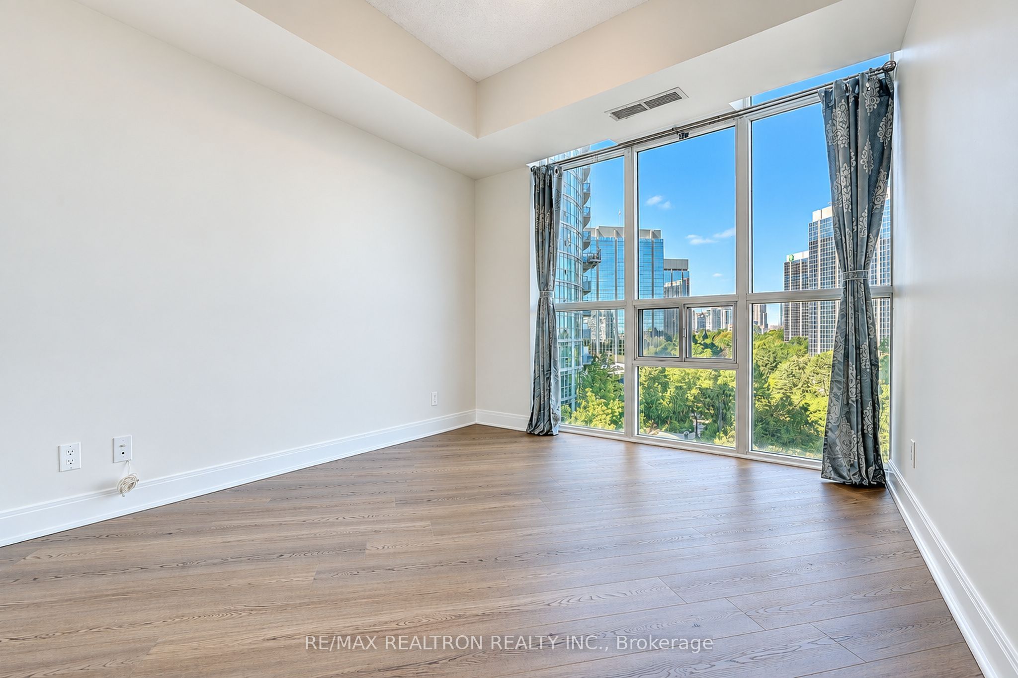 90 Absolute Avenue 710 Property Photo 16