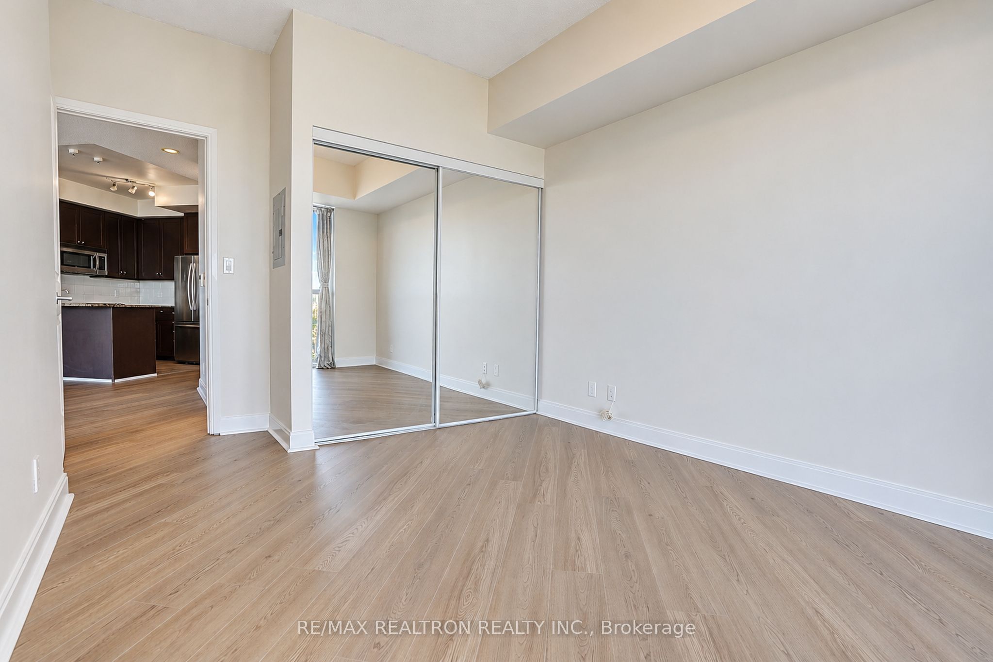 90 Absolute Avenue 710 Property Photo 17