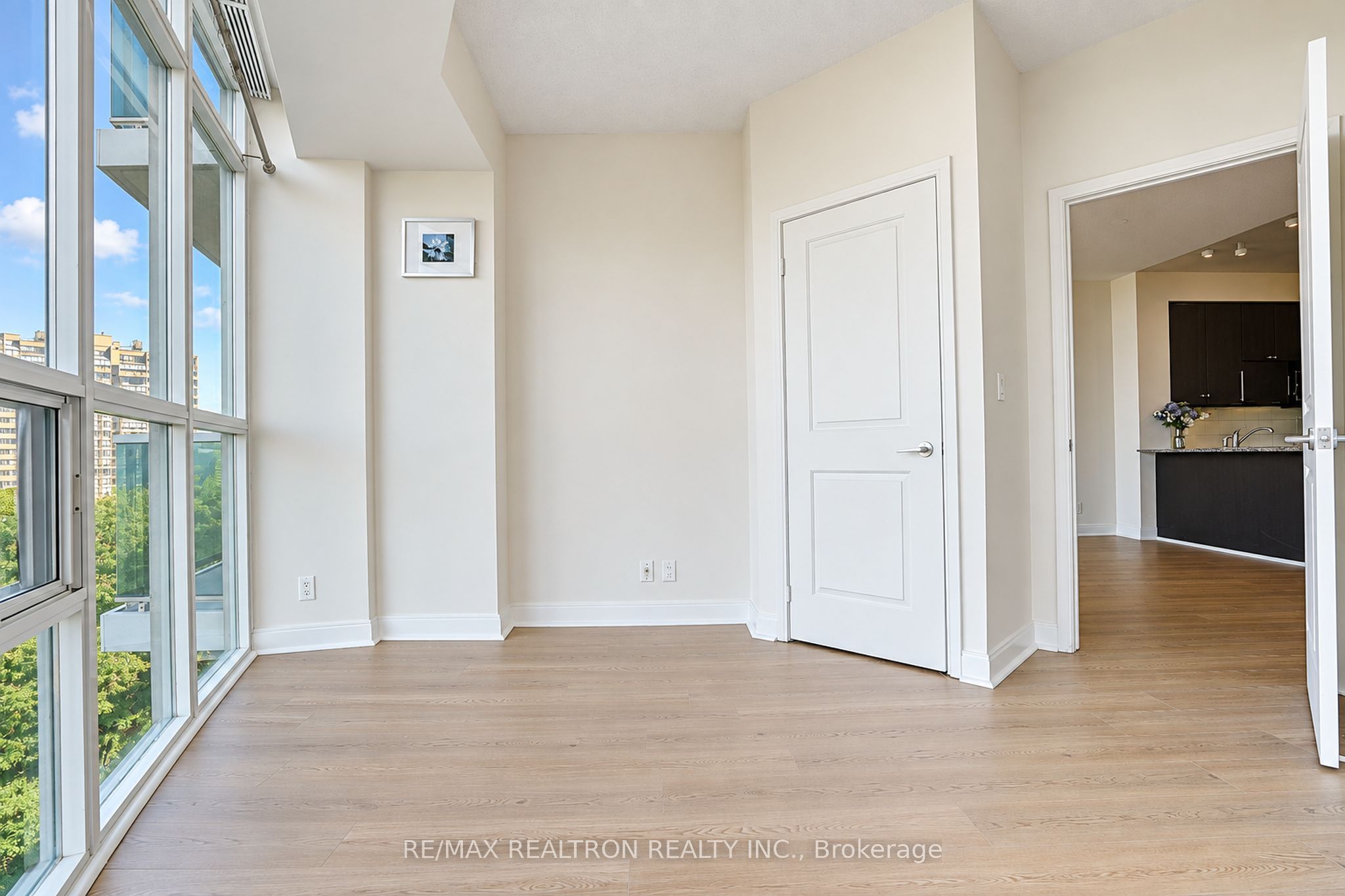 90 Absolute Avenue 710 Property Photo 20