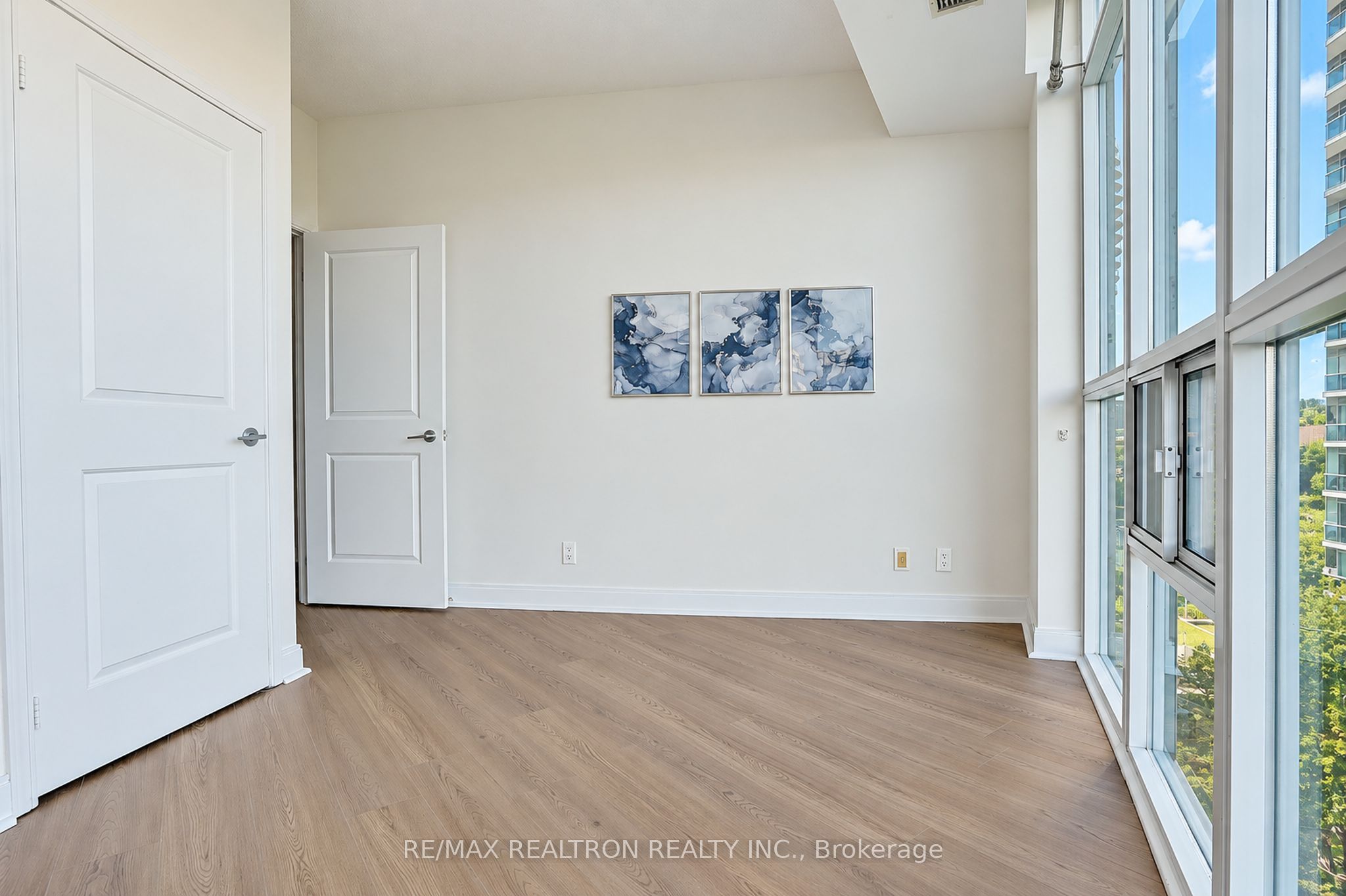 90 Absolute Avenue 710 Property Photo 21