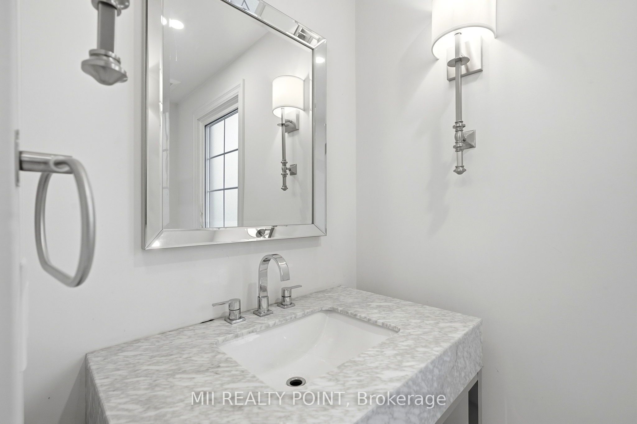 881 Danforth Place Property Photo 13