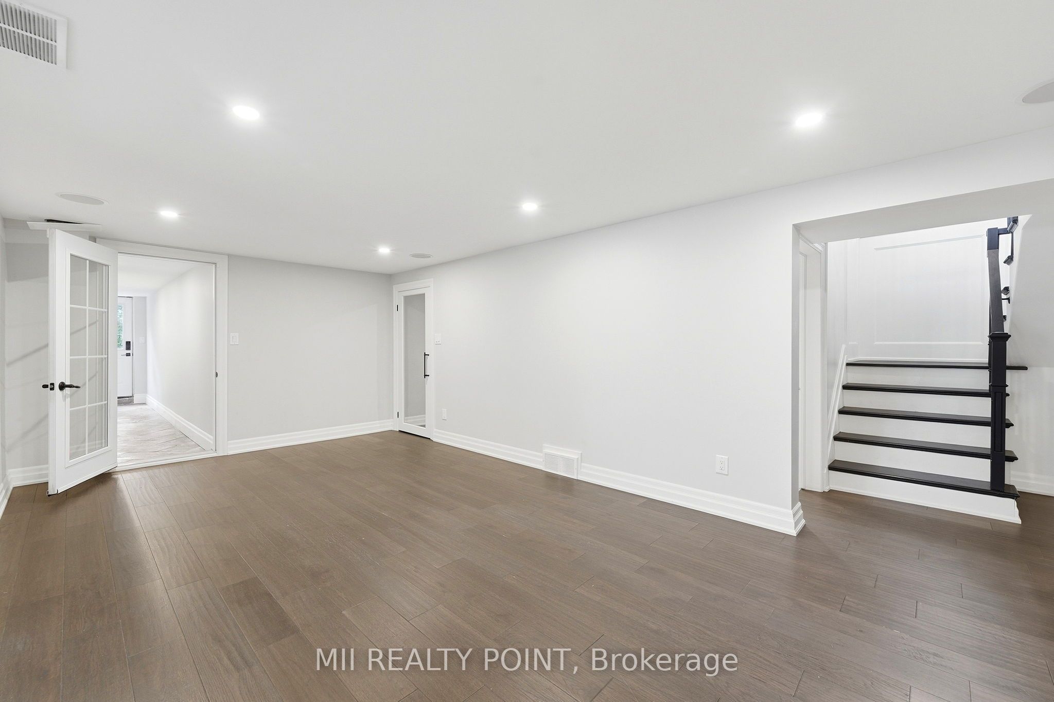 881 Danforth Place Property Photo 24