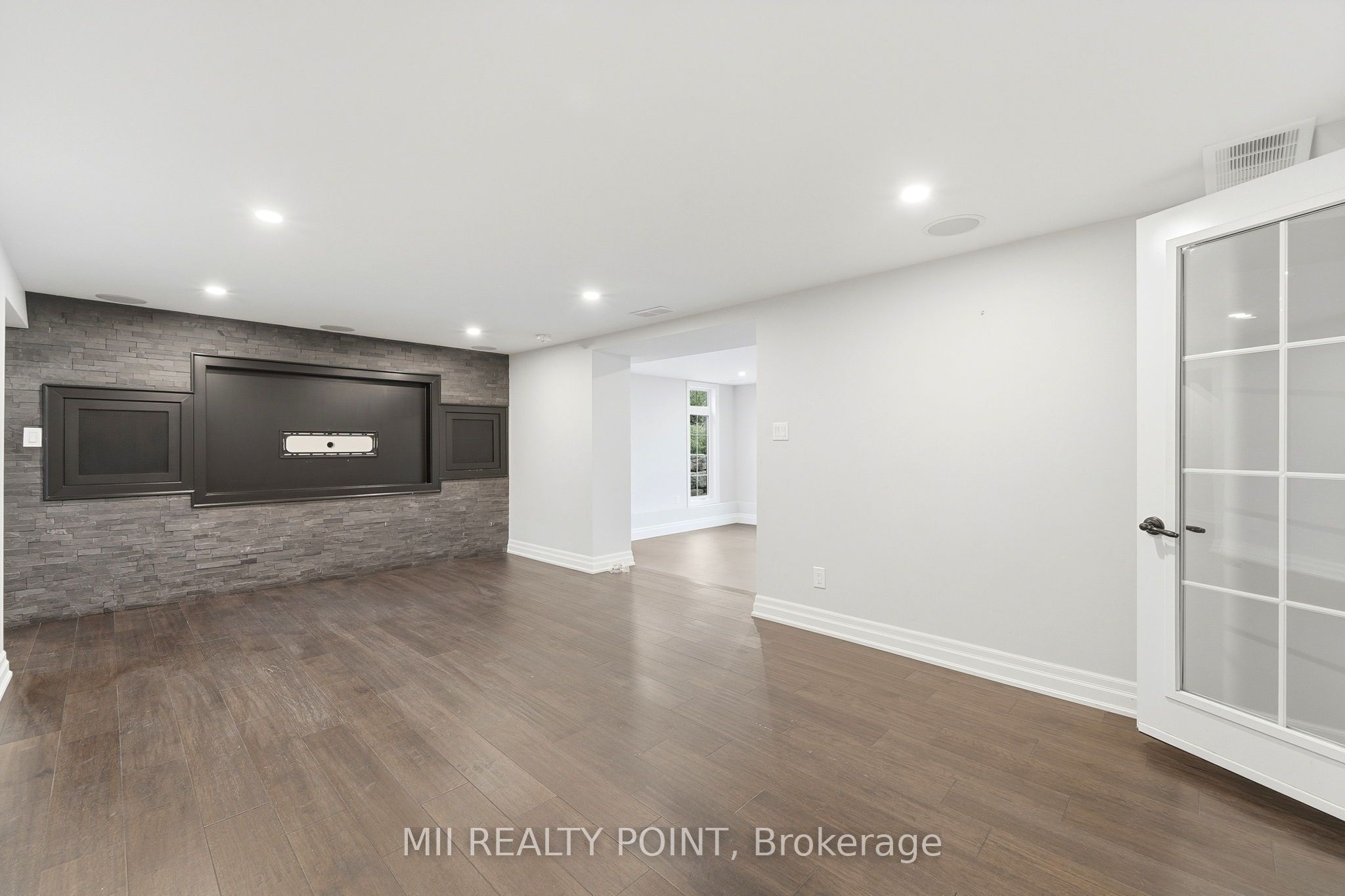 881 Danforth Place Property Photo 26