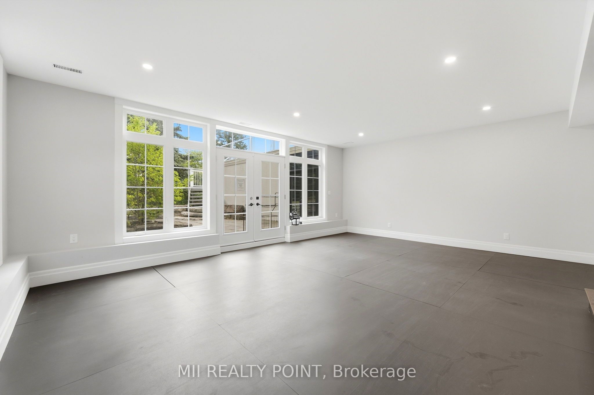 881 Danforth Place Property Photo 28