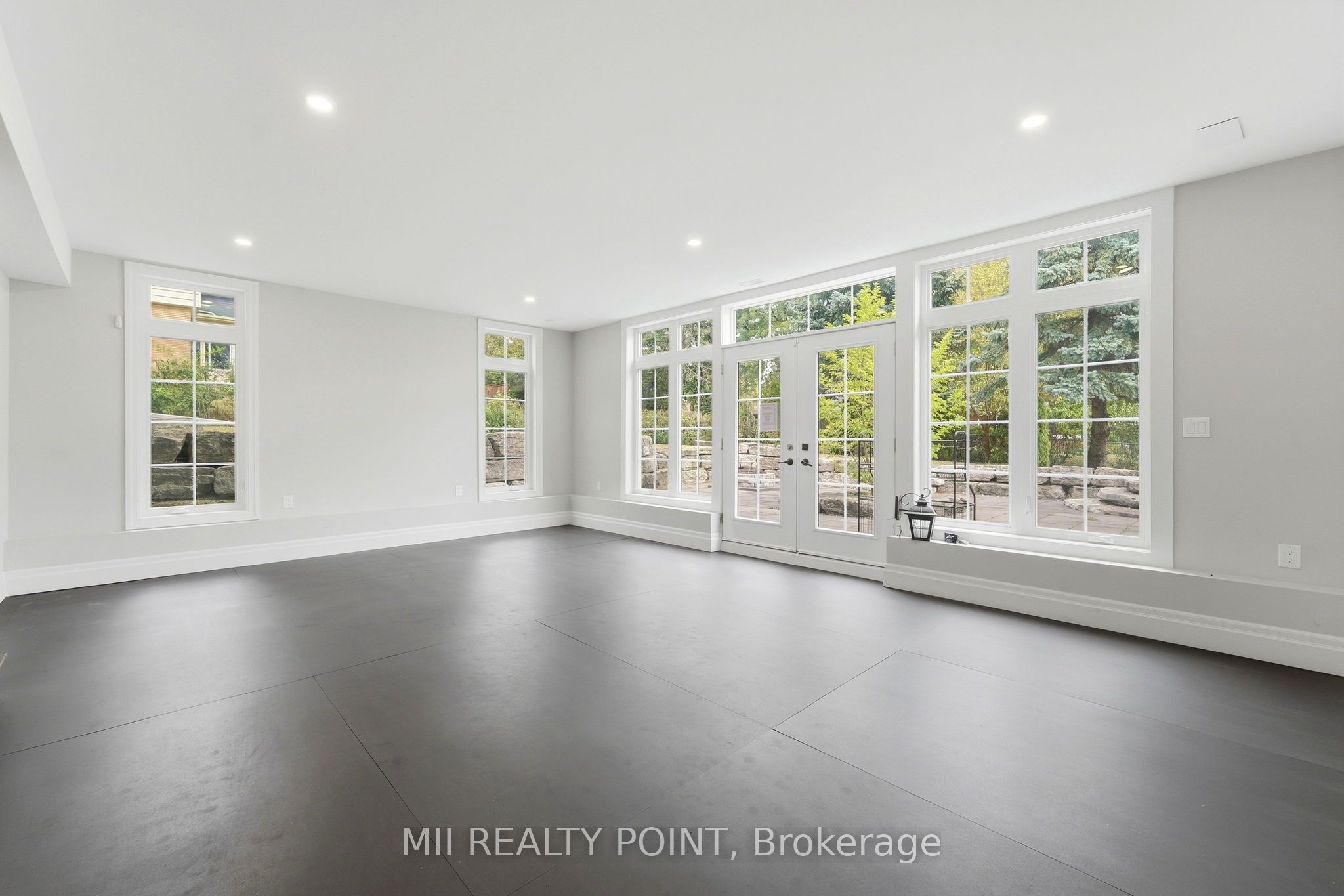 881 Danforth Place Property Photo 29