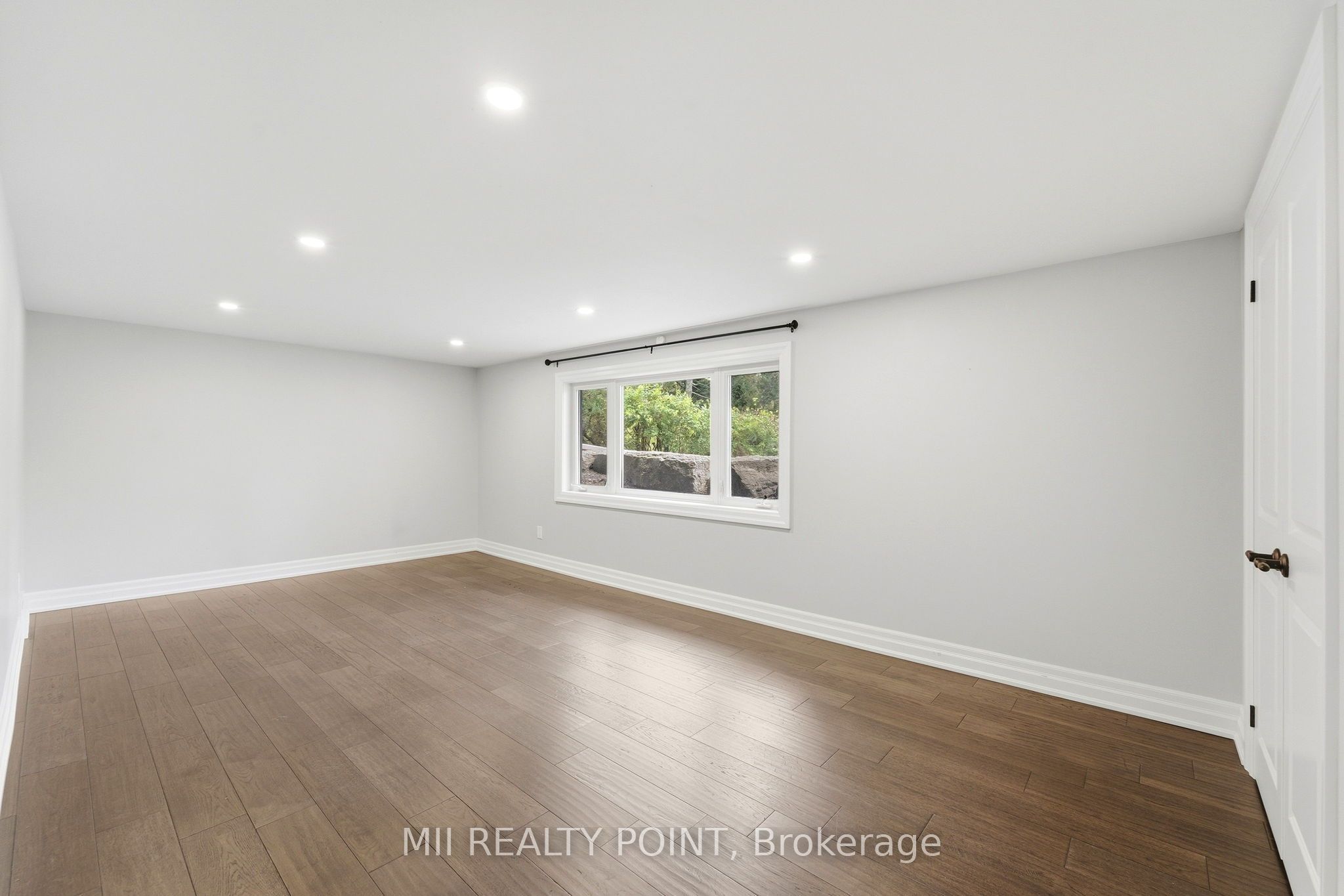 881 Danforth Place Property Photo 31