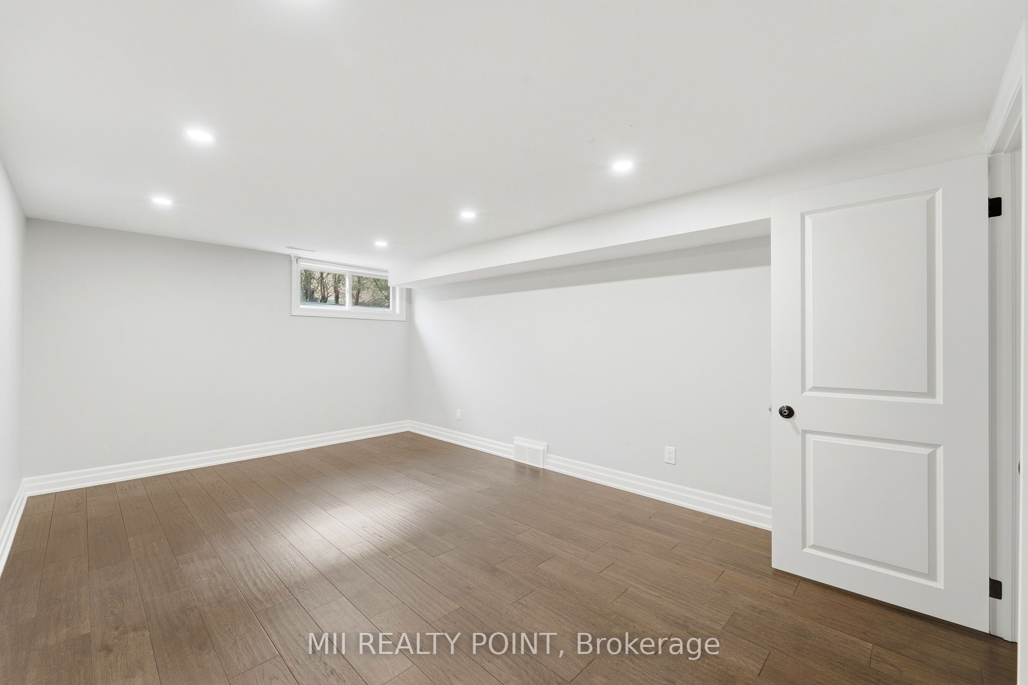 881 Danforth Place Property Photo 33