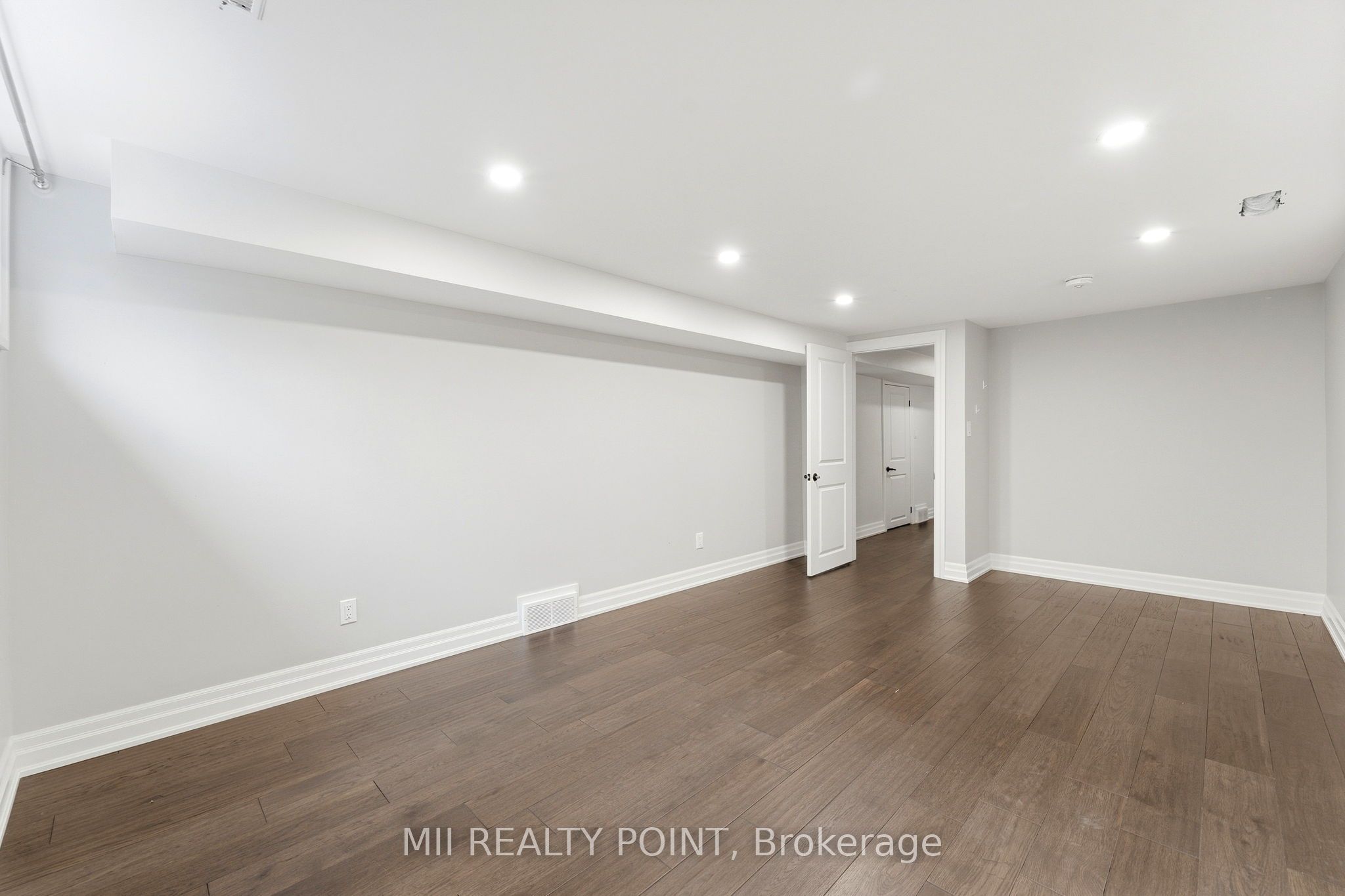 881 Danforth Place Property Photo 34