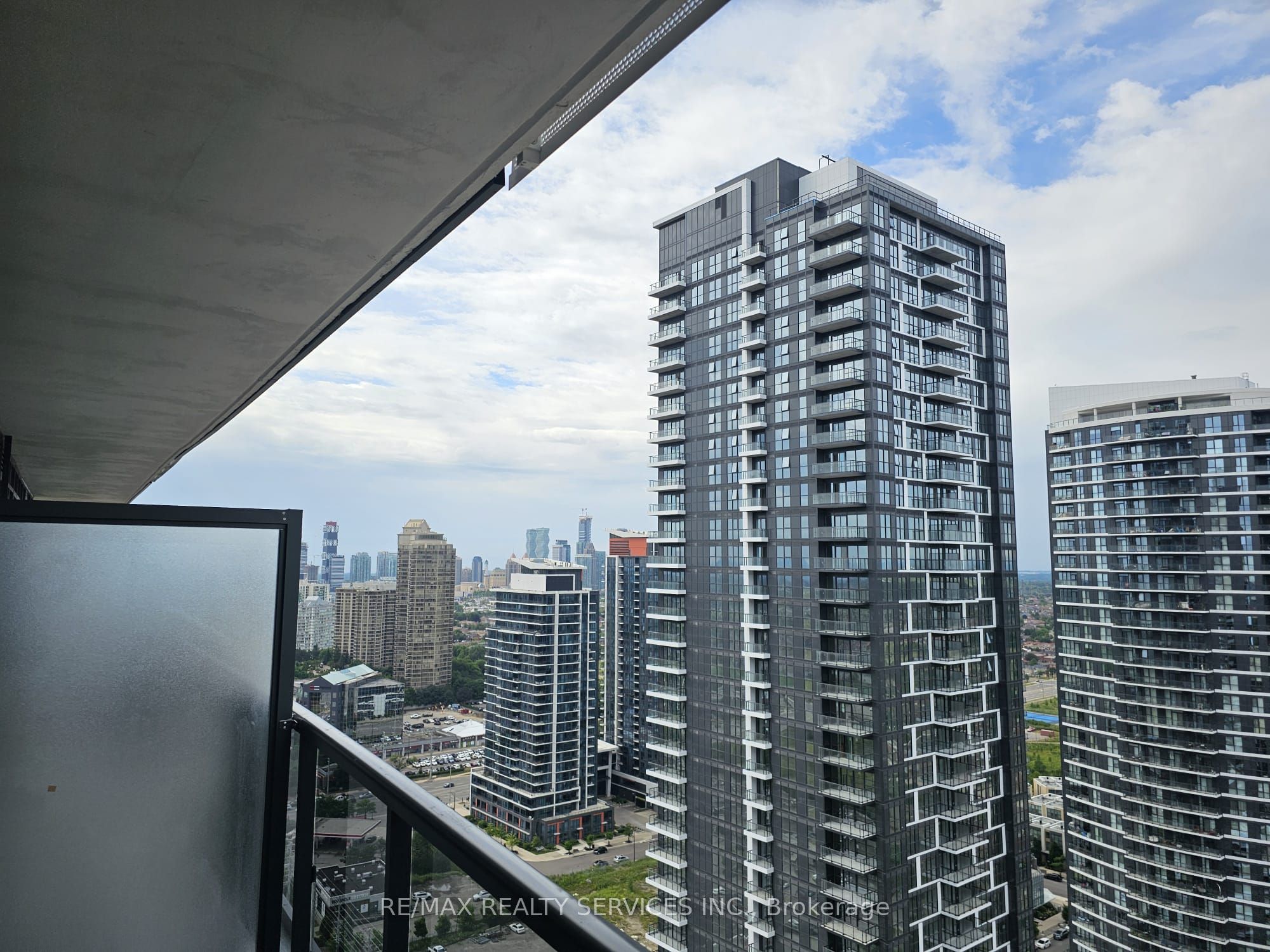 5105 Hurontario Street 2707 Property Photo 3