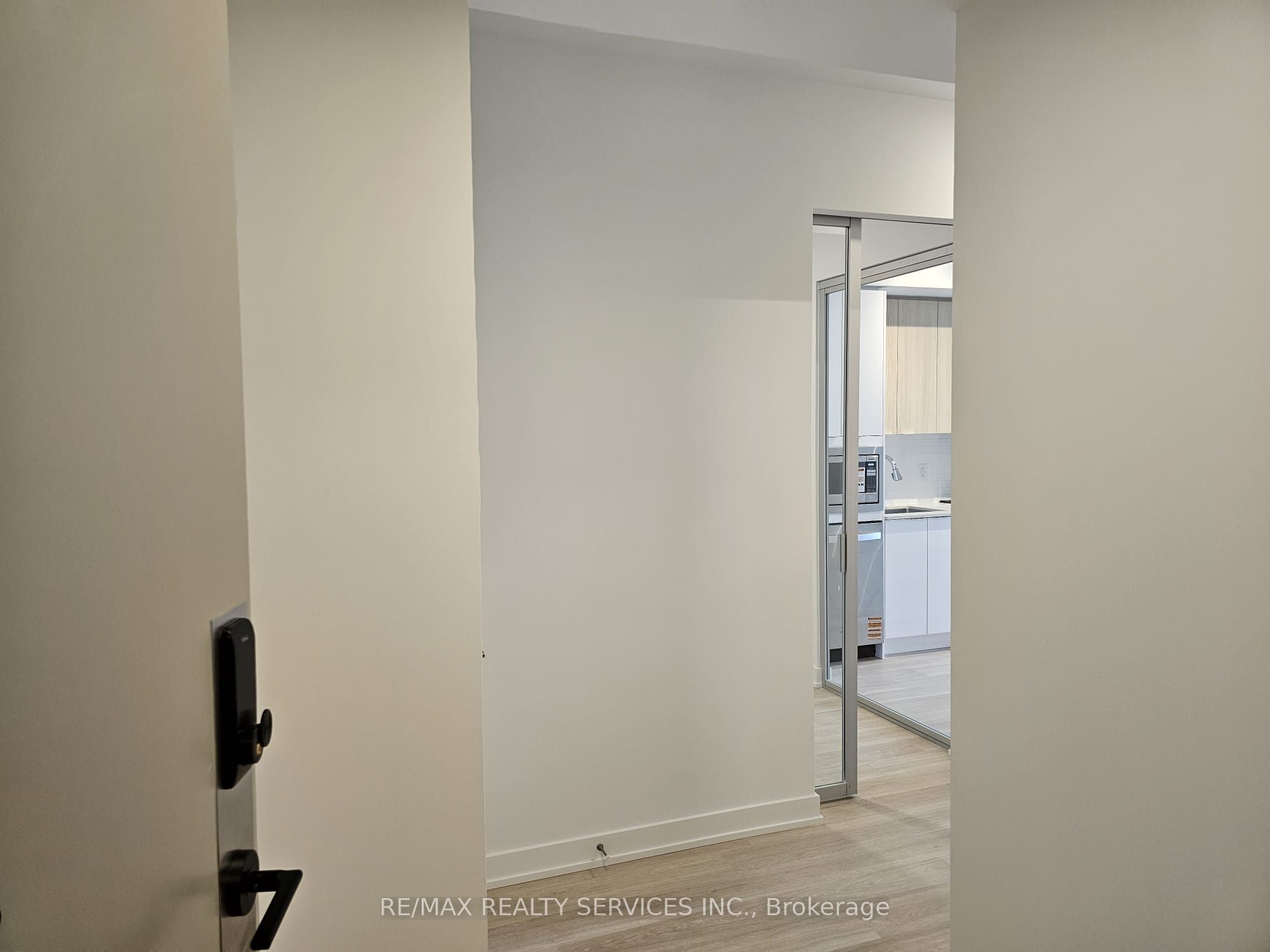 5105 Hurontario Street 2707 Property Photo 5