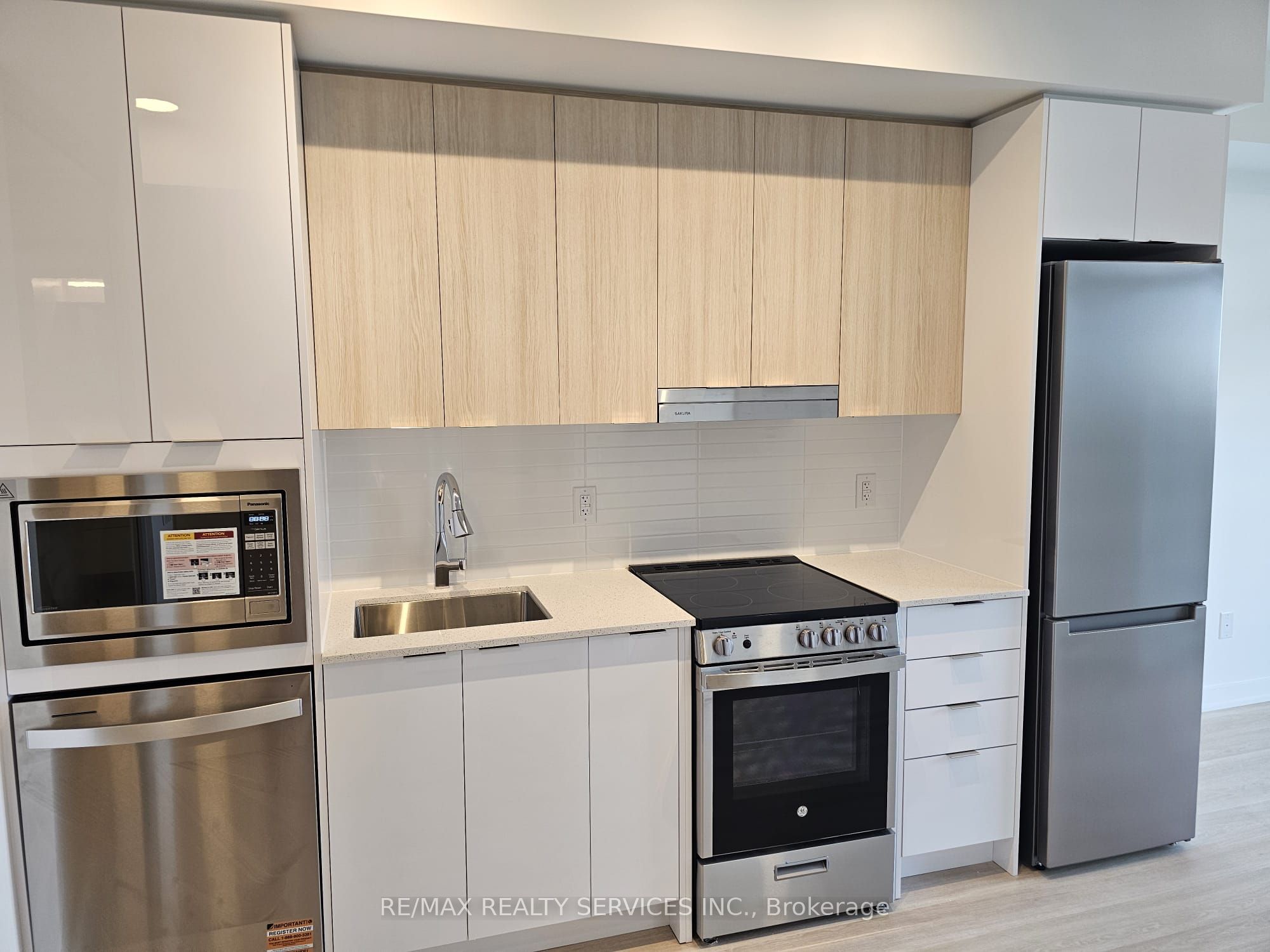 5105 Hurontario Street 2707 Property Photo 9