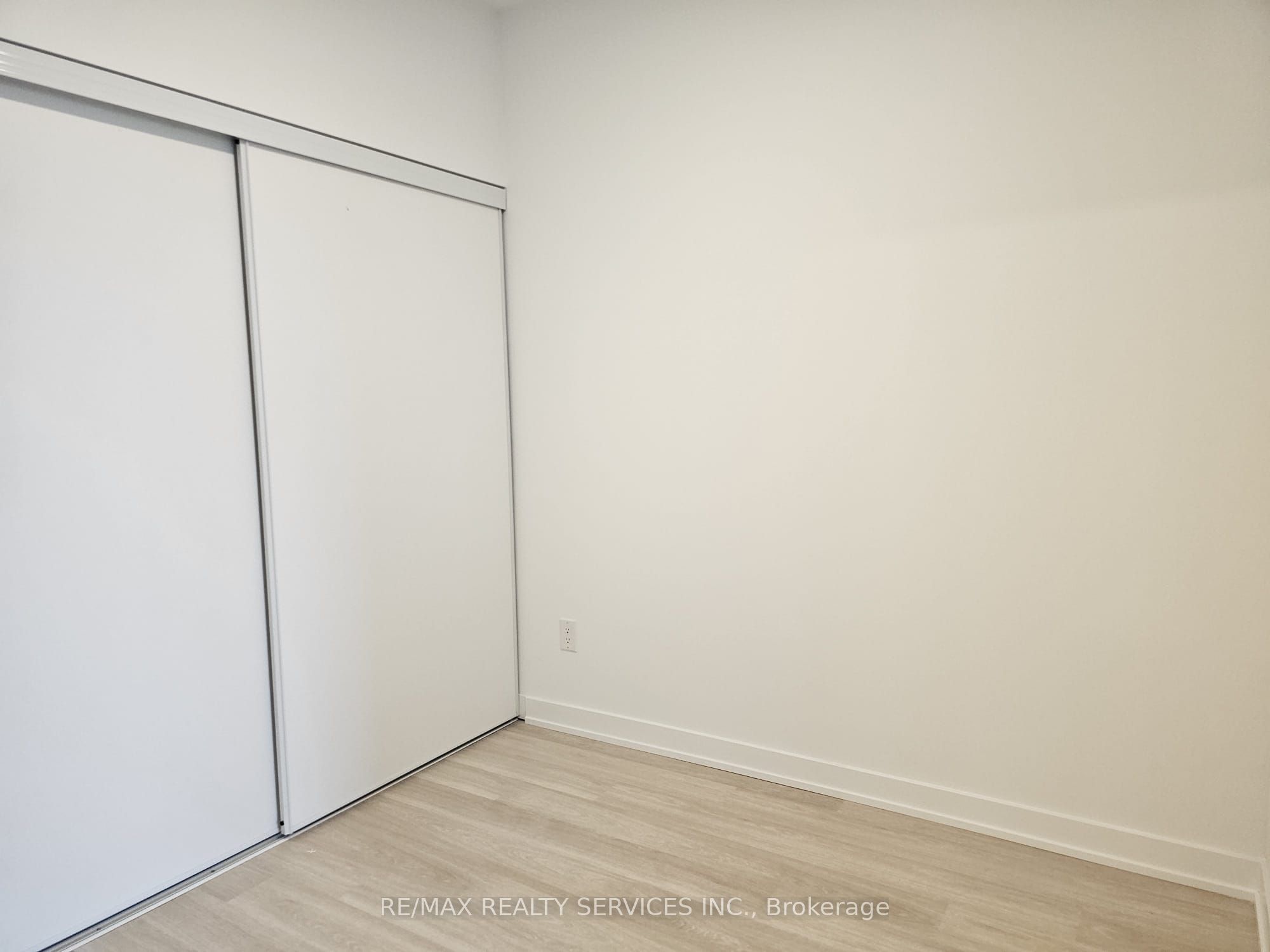 5105 Hurontario Street 2707 Property Photo 13