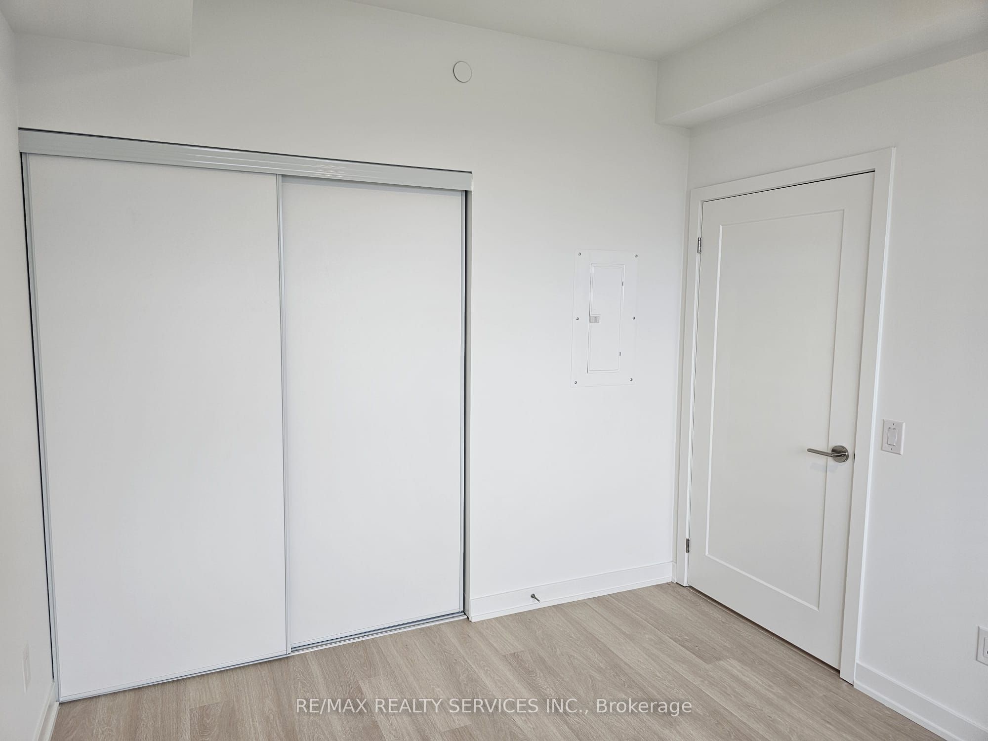 5105 Hurontario Street 2707 Property Photo 14