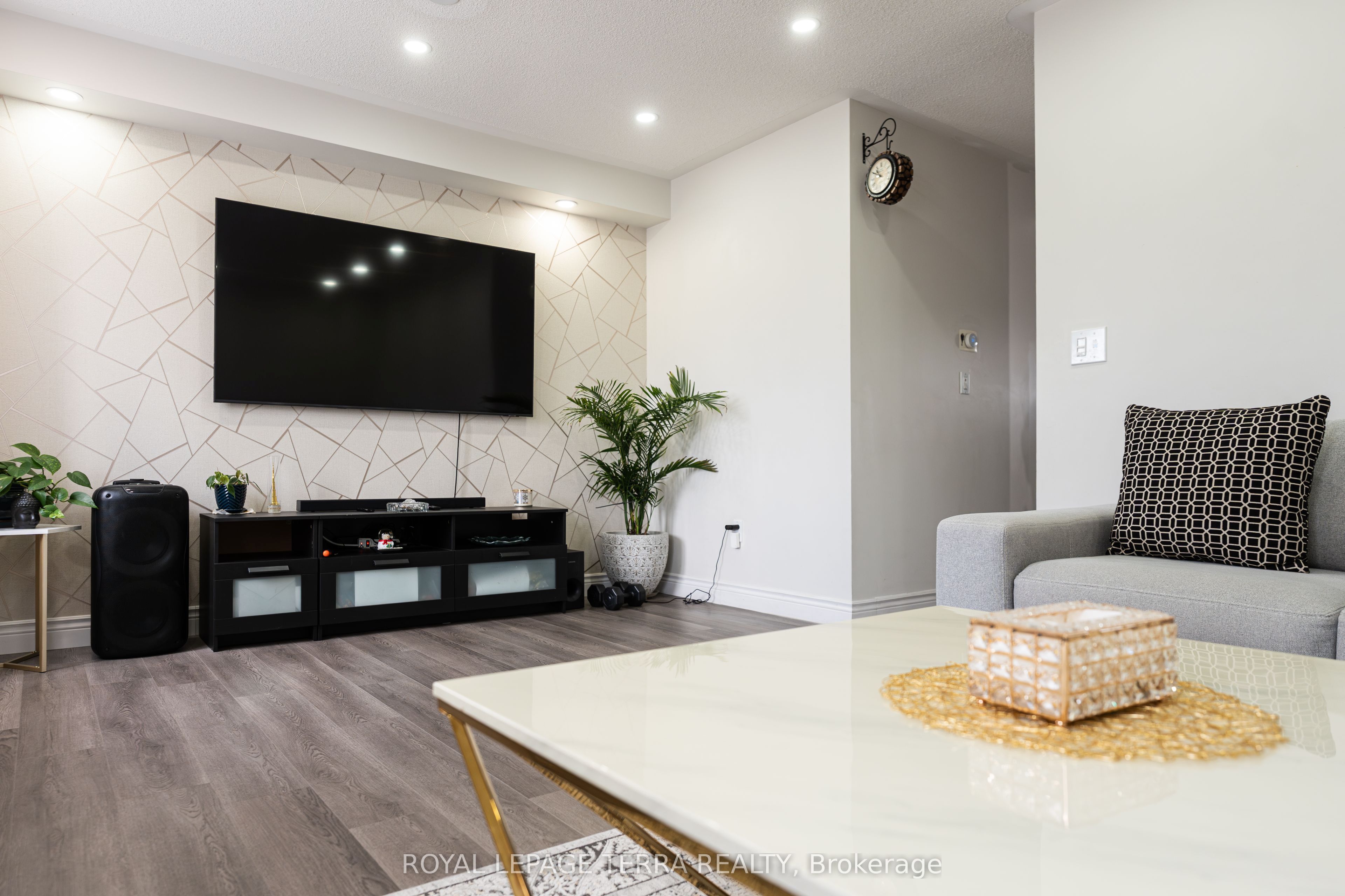 2871 Darien Road 7 Property Photo 9