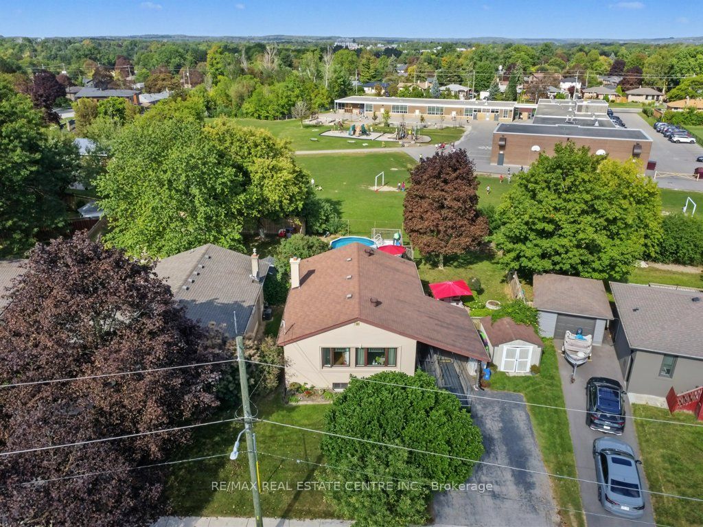 15 Norton Crescent Property Photo 2