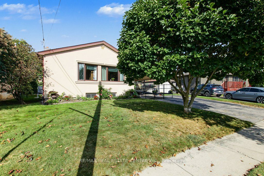 15 Norton Crescent Property Photo 4