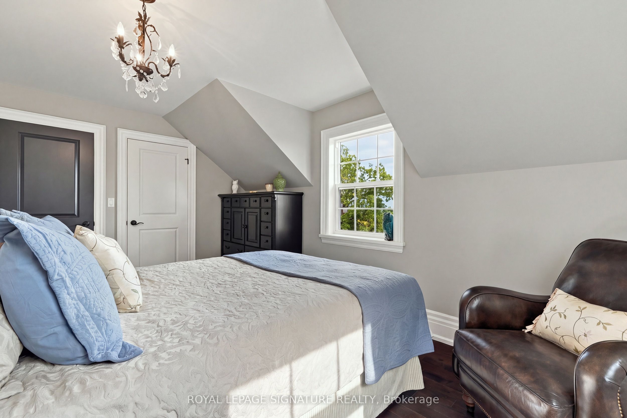 5062 Walkers Line Property Photo 32