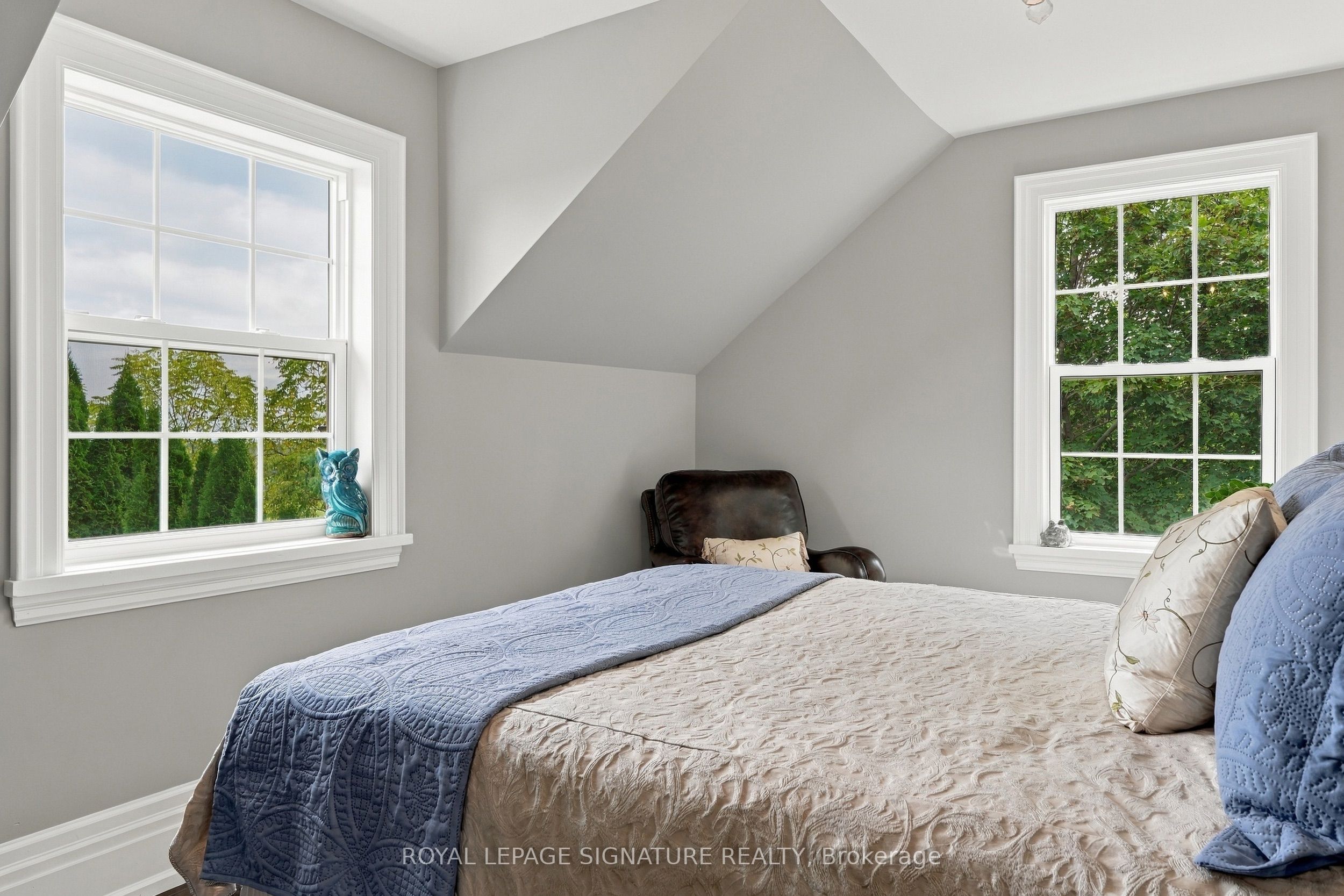 5062 Walkers Line Property Photo 33