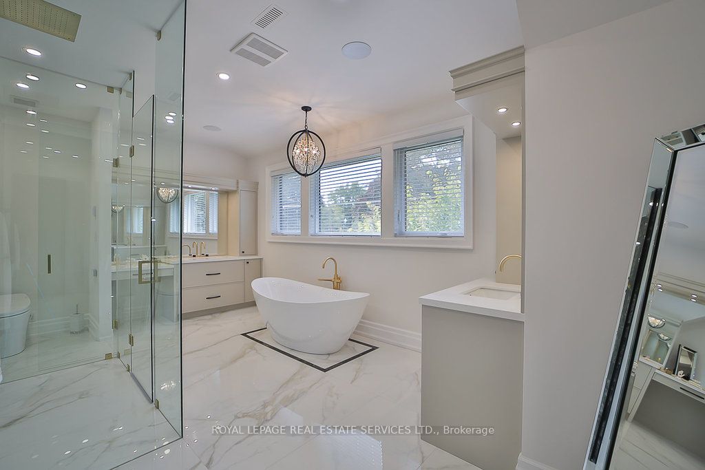 1301 Twin Oaks Dell Property Photo 18