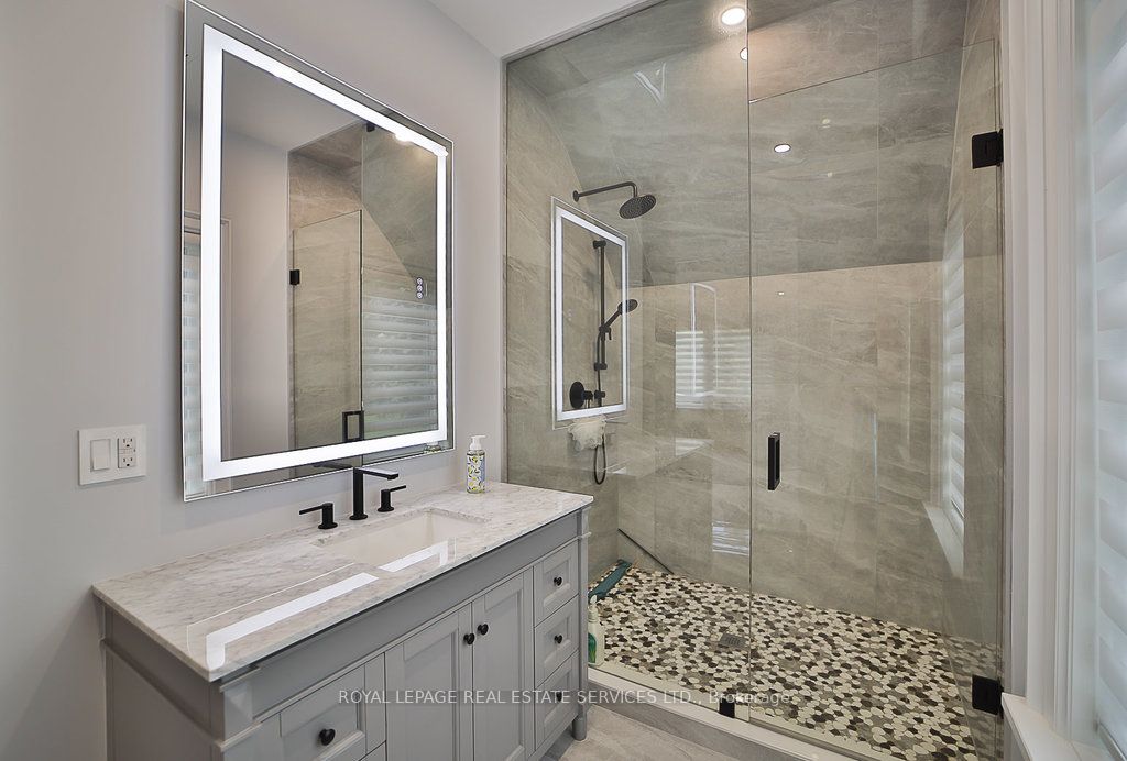 1301 Twin Oaks Dell Property Photo 22