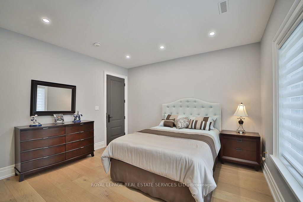 1301 Twin Oaks Dell Property Photo 24