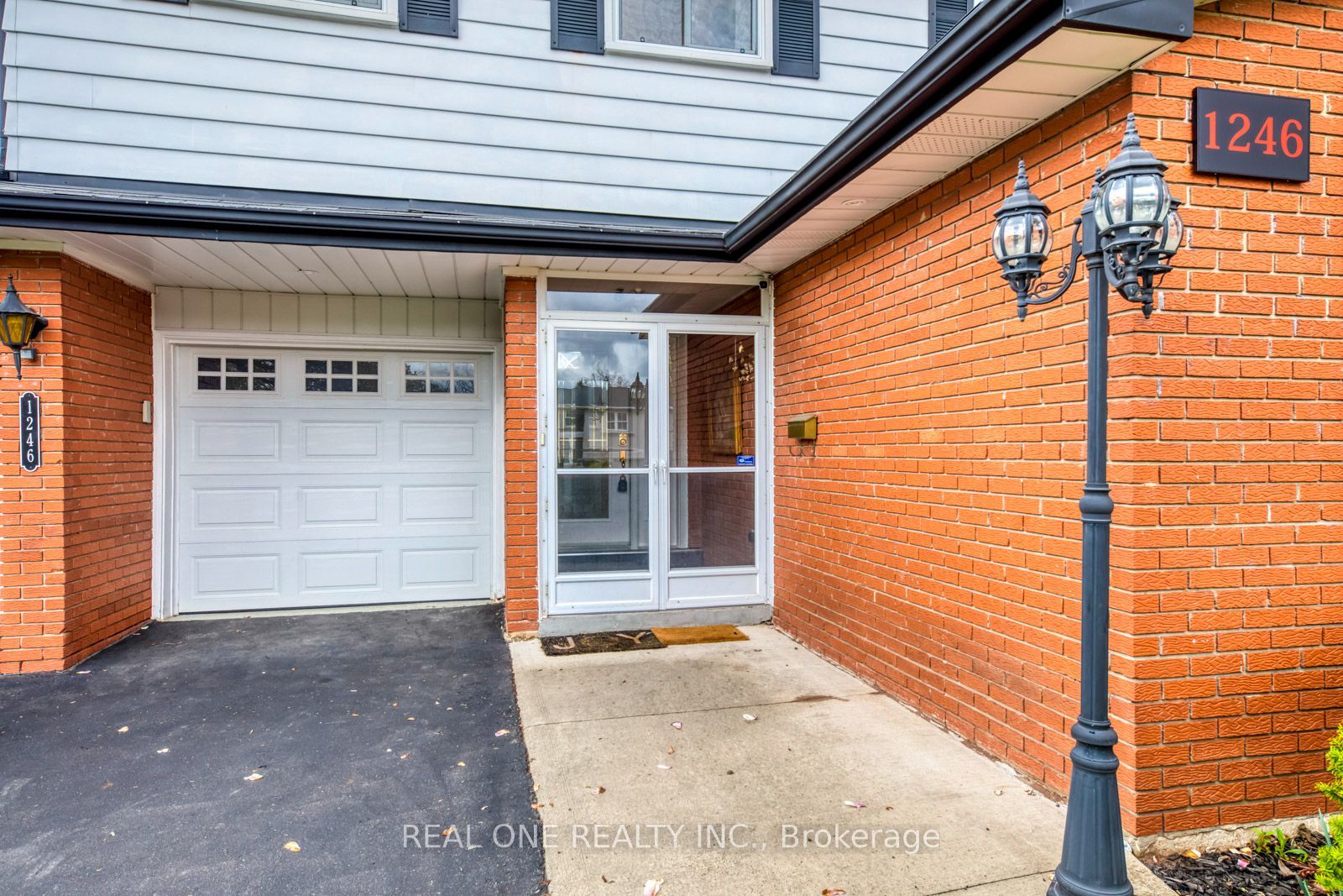 1246 Landfair Crescent Property Photo 5