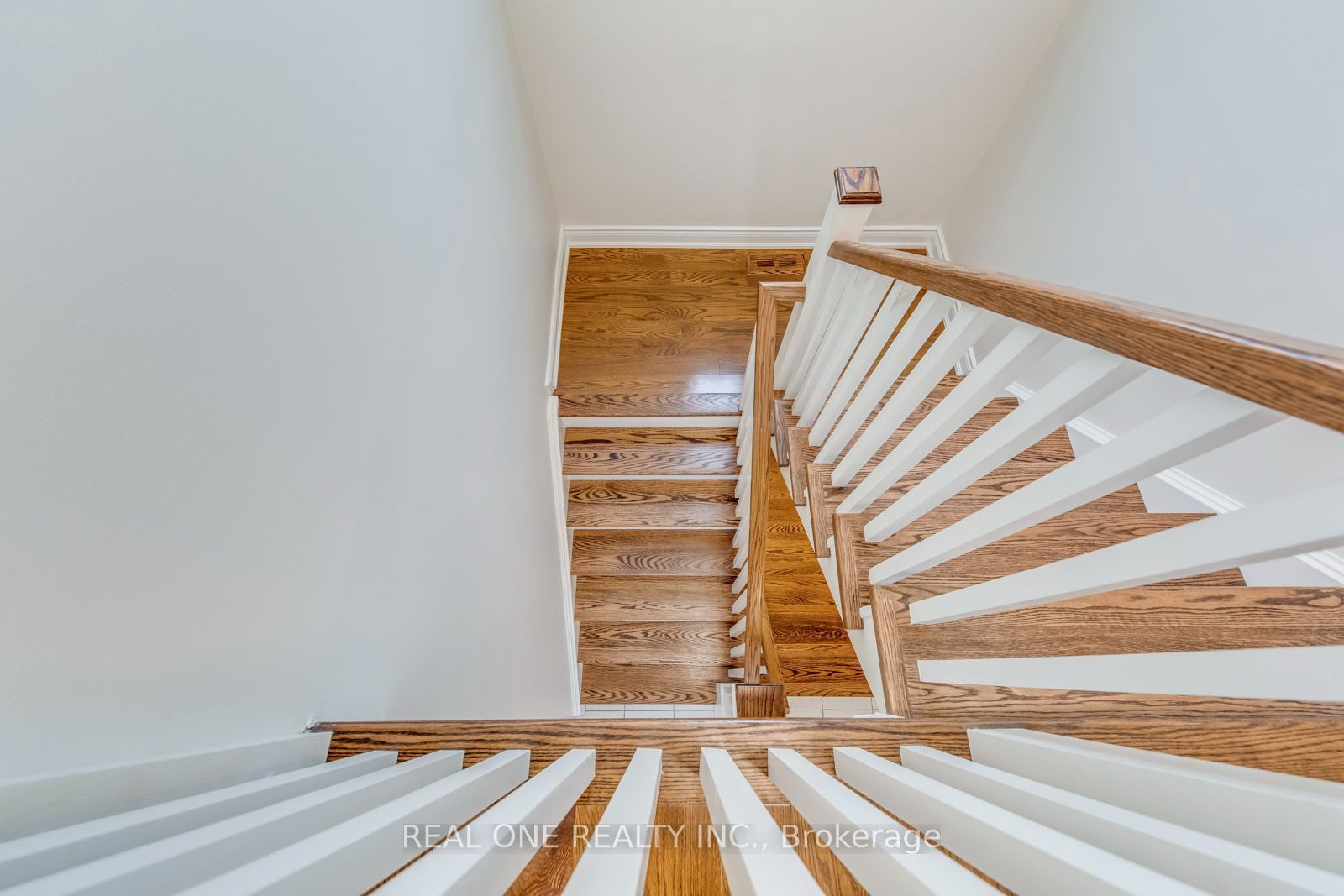 1246 Landfair Crescent Property Photo 23