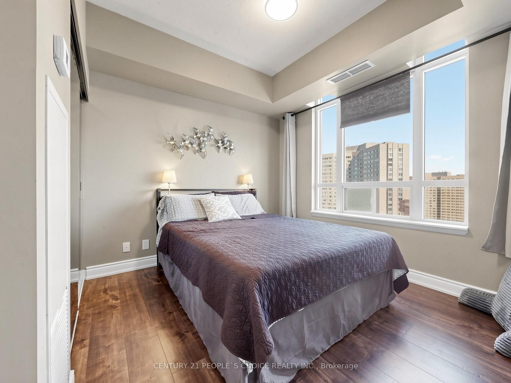 70 Absolute Avenue 1406 Property Photo 22